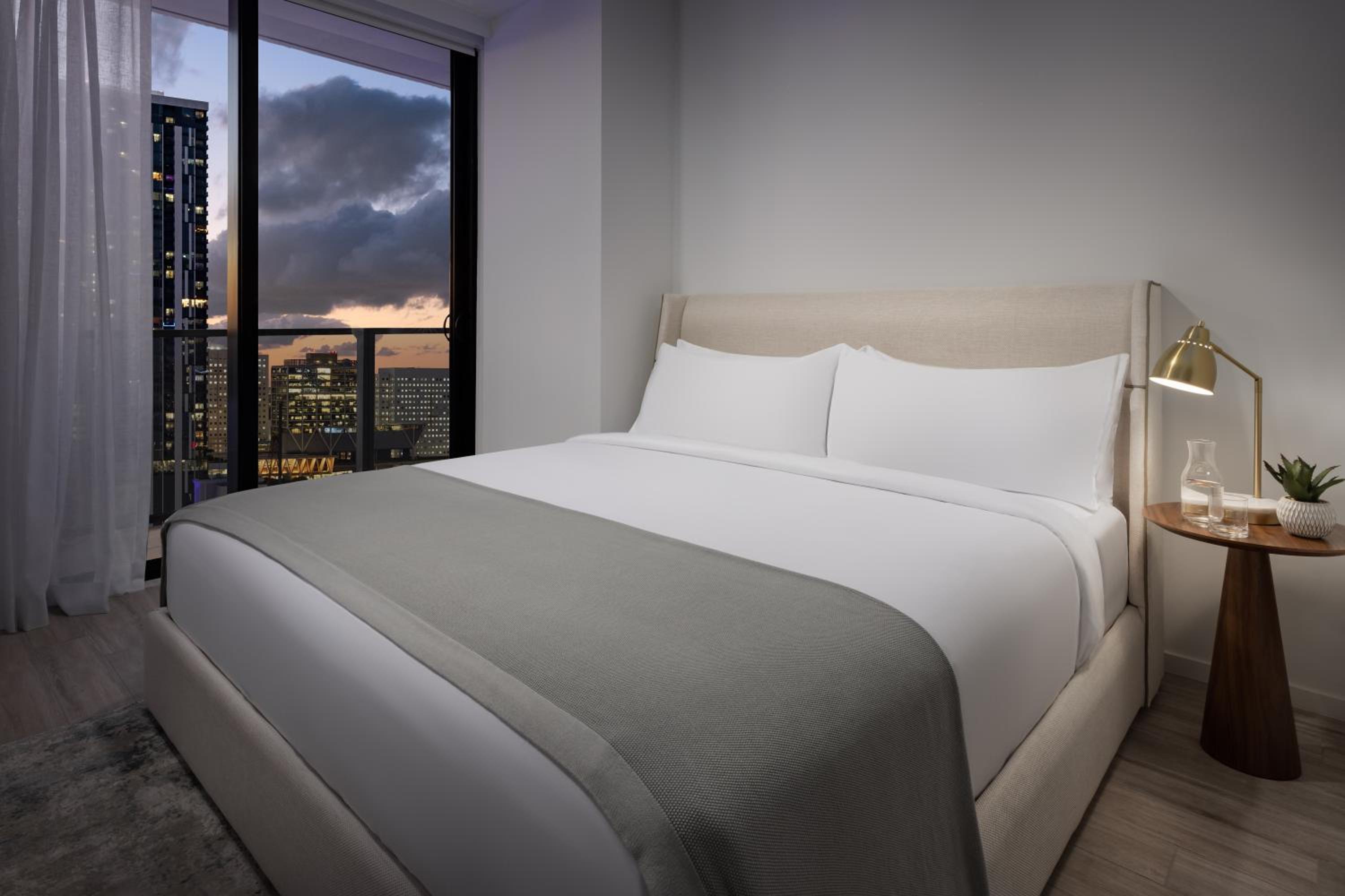 City View Three Bedroom Suite with King/Queen/Queen