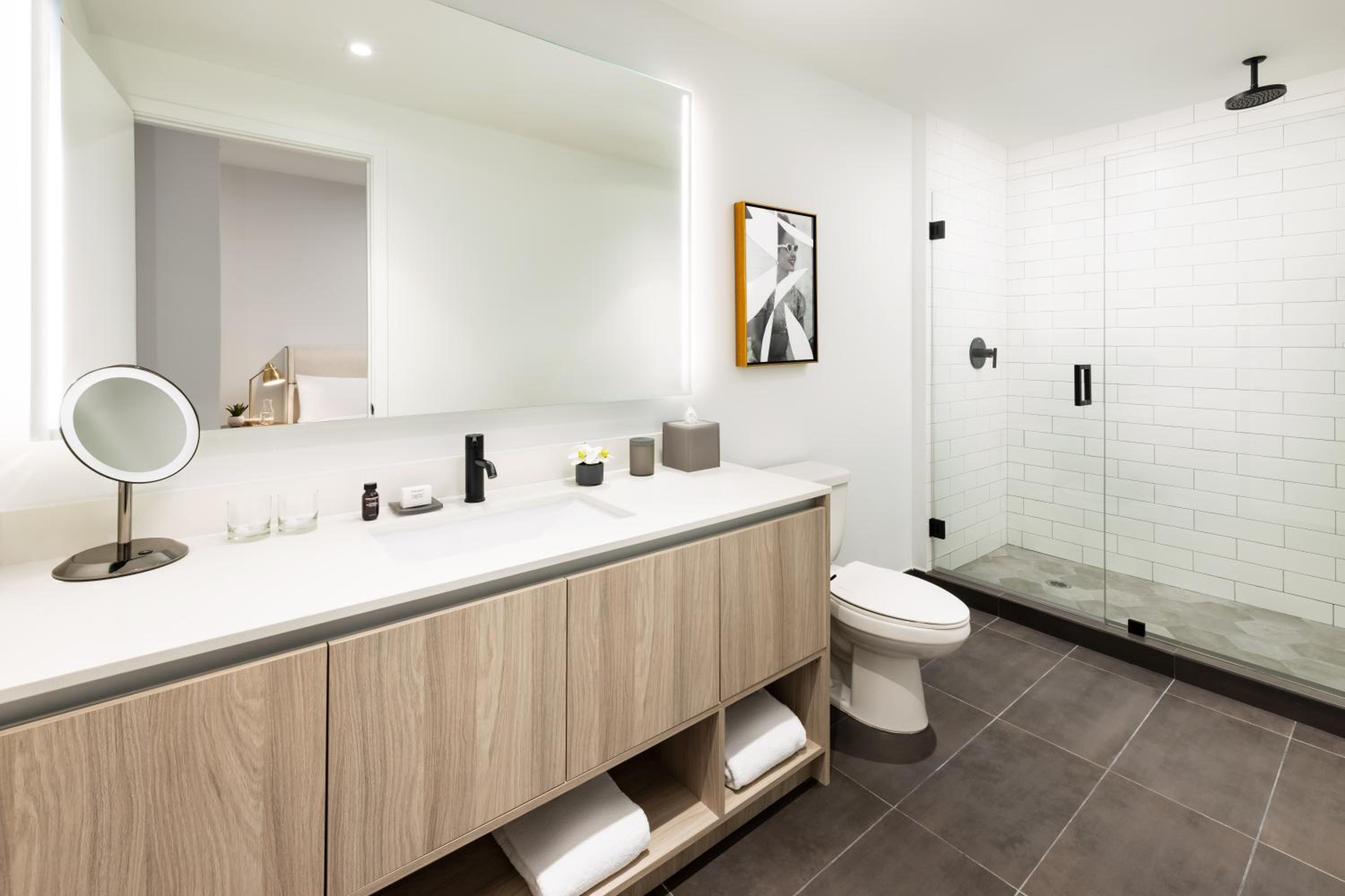 Bay View Three Bedroom Suite with King/King/Queen