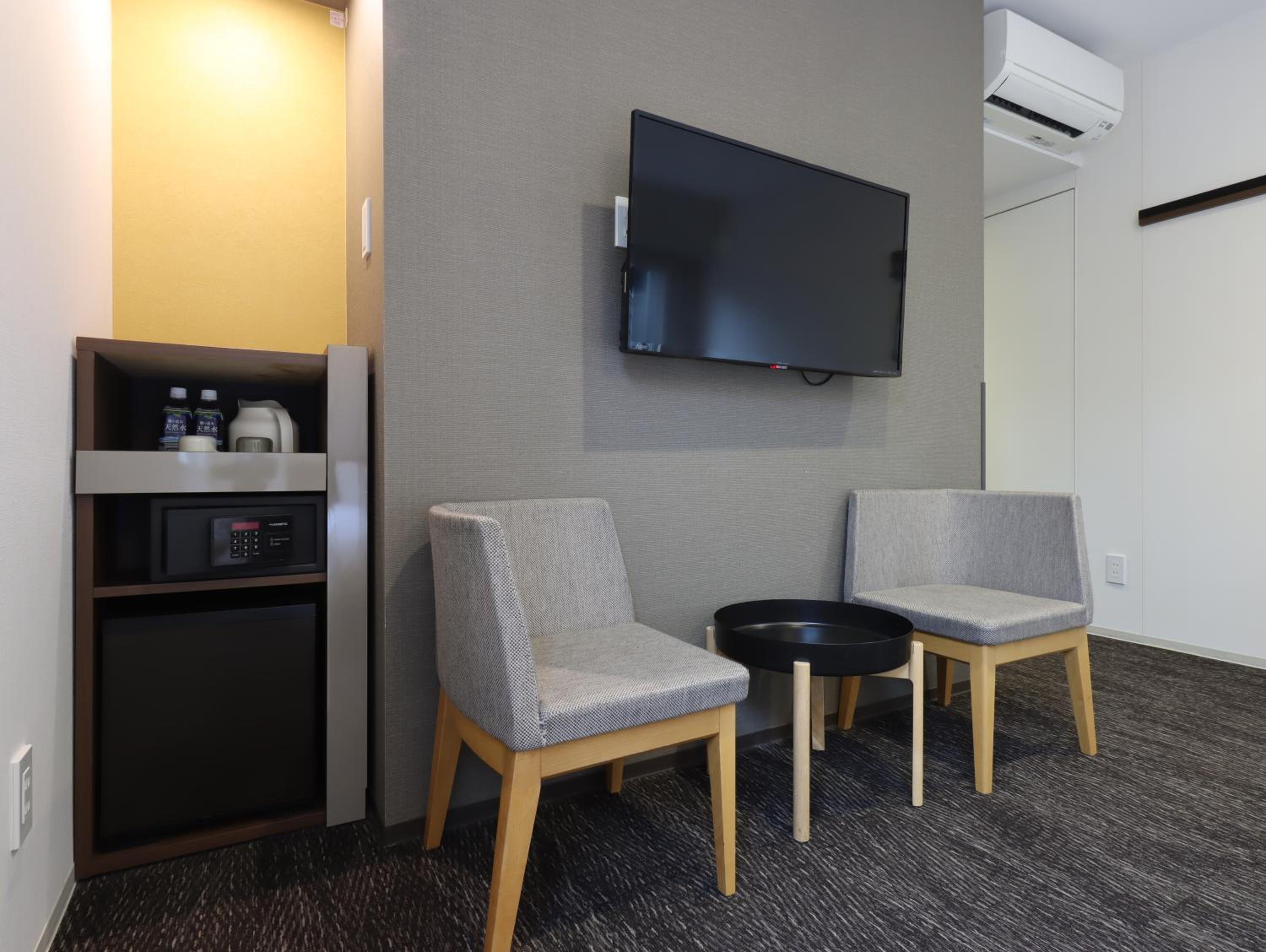 Twin Room - Disability Access photo 2