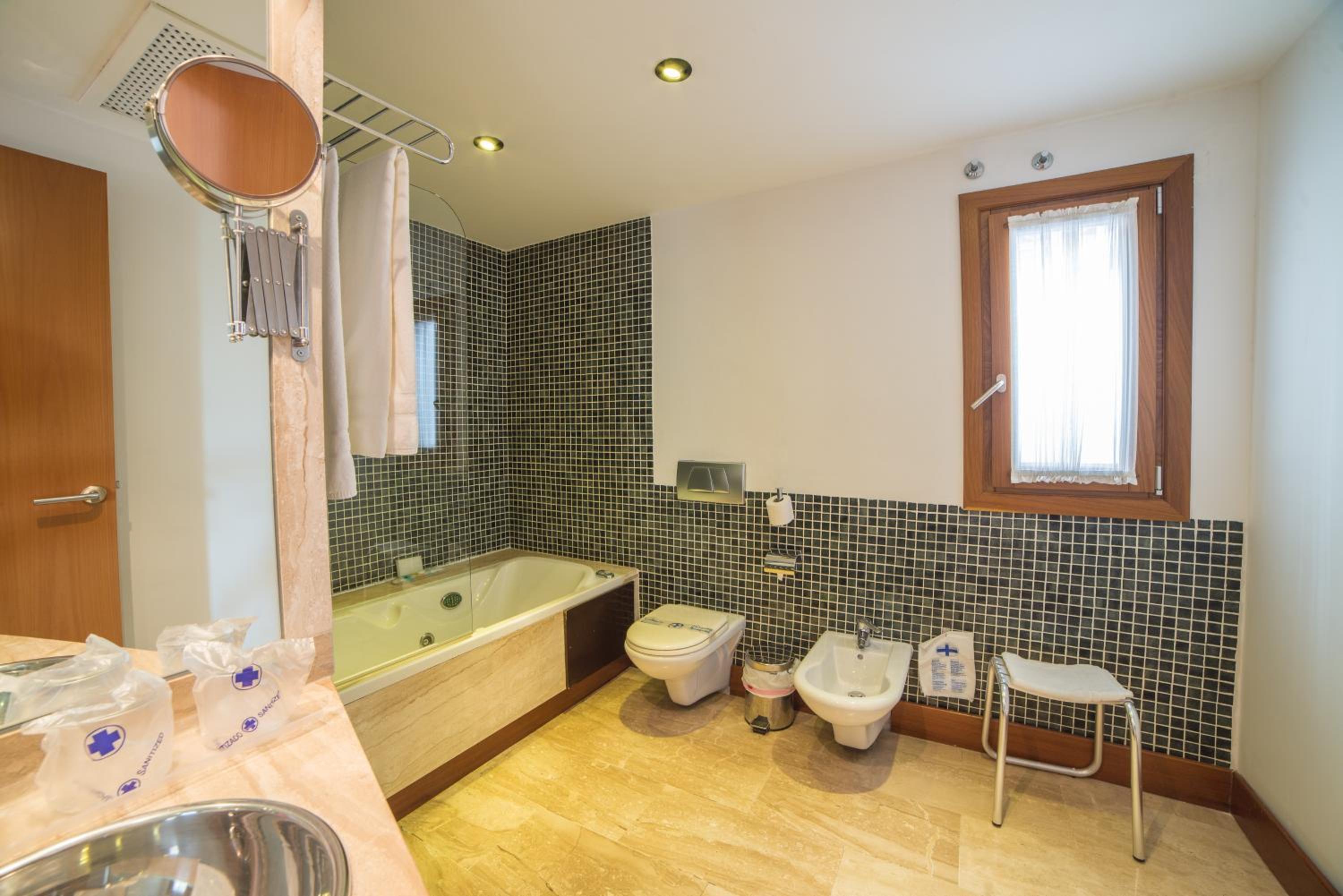 Superior Double Room - Photo 16