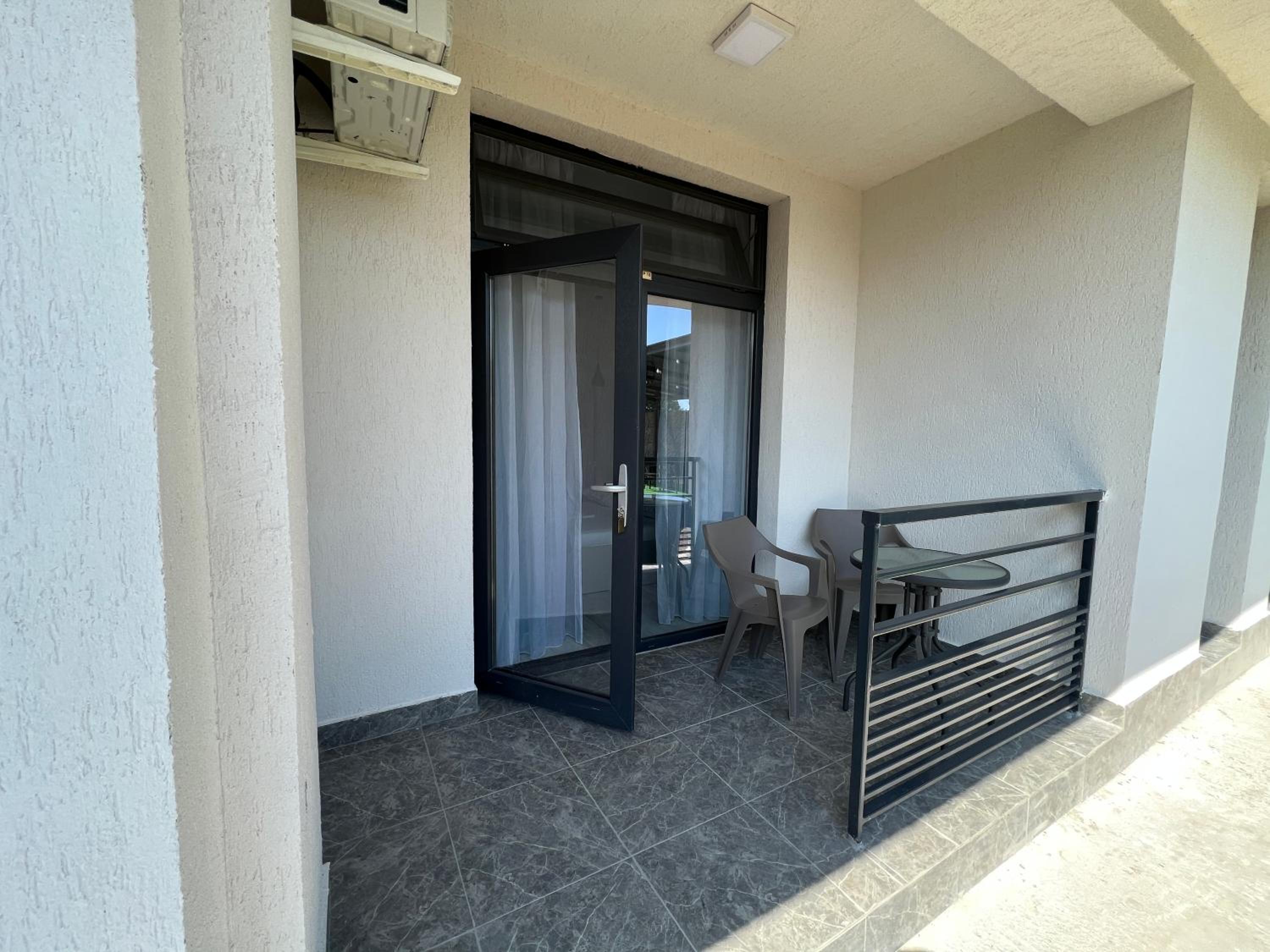 Double Room with Balcony - Photo 7