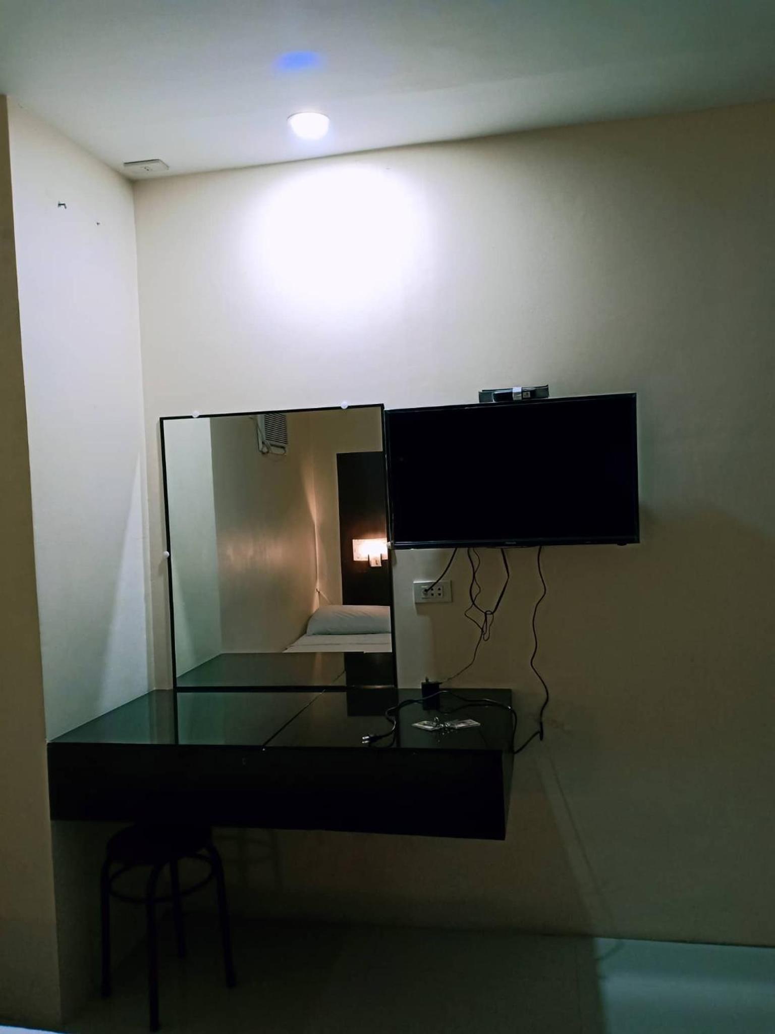 Family Room - Photo 7