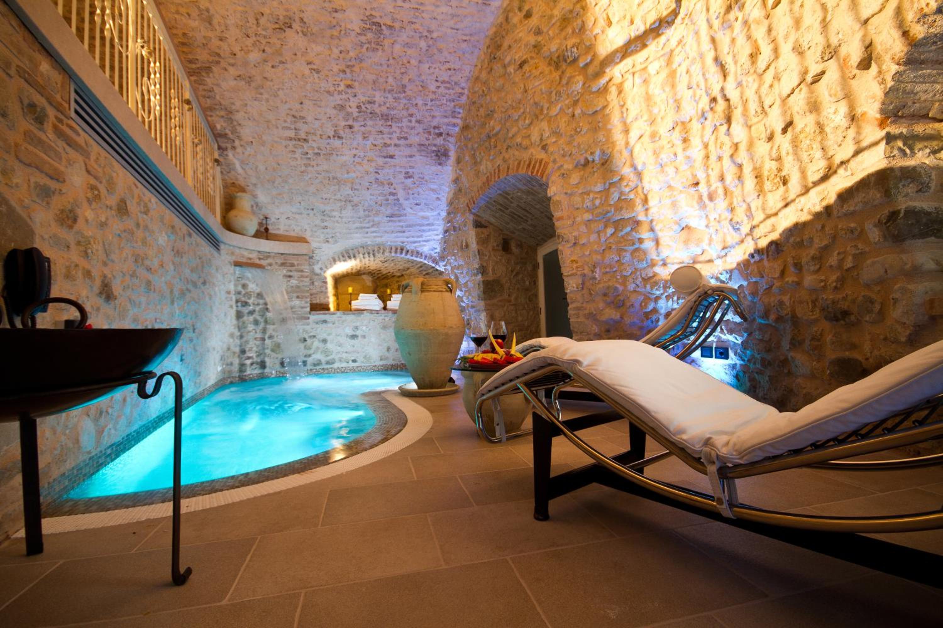 Imperial Suite with Private Pool - Photo 22
