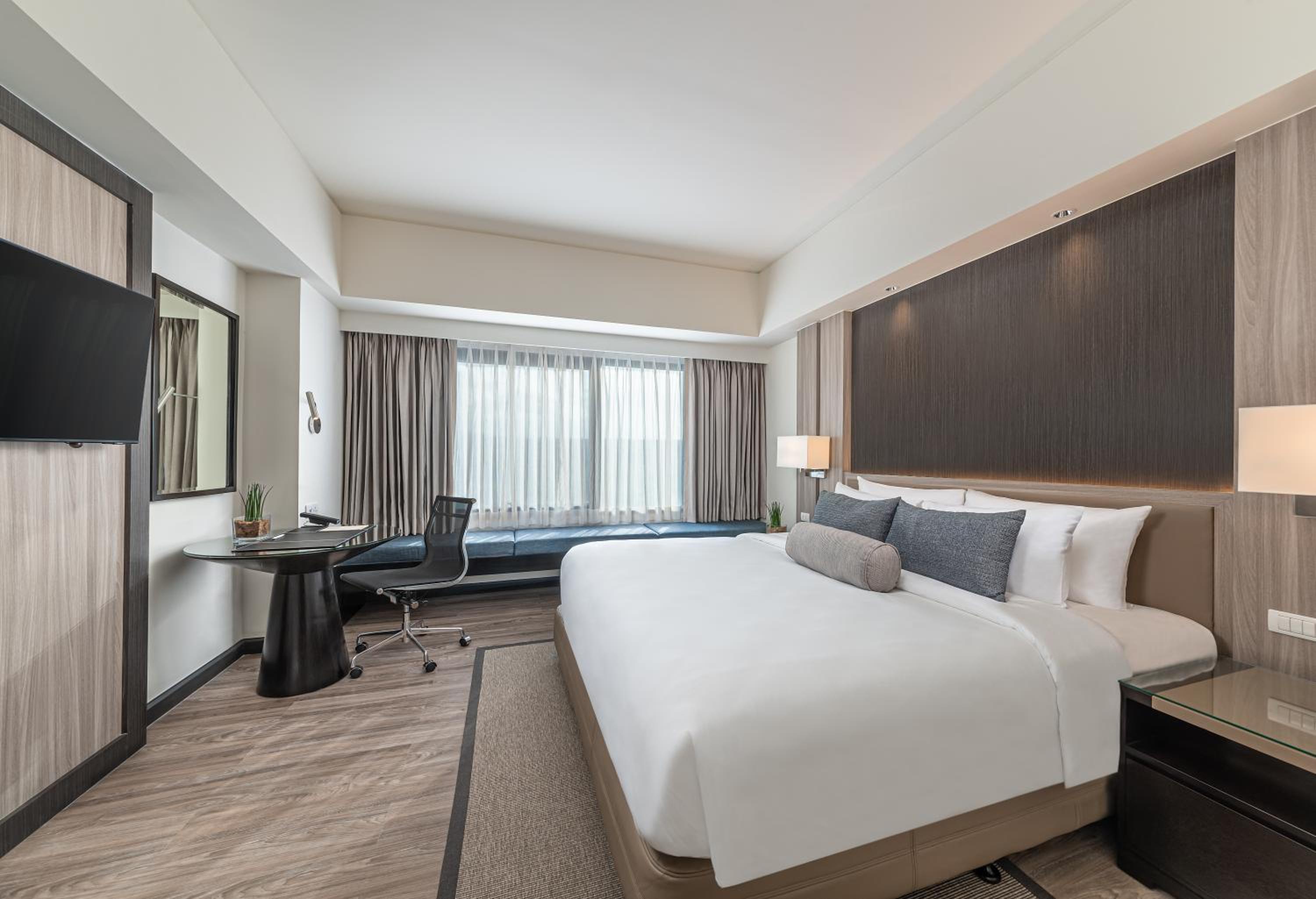 1 King Bed, Standard Superior Room photo 2