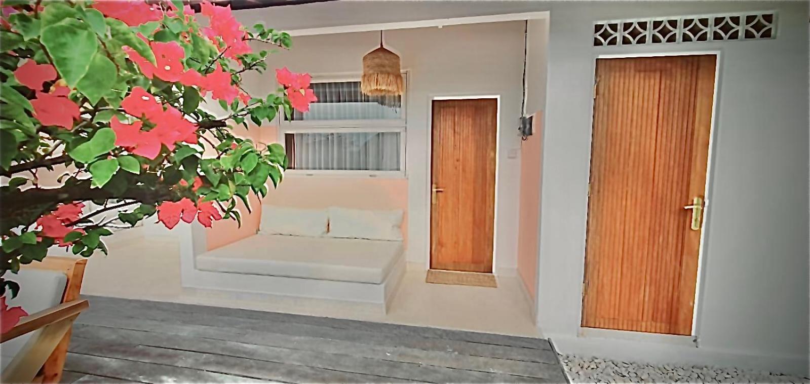 Deluxe King Suite - Photo 2