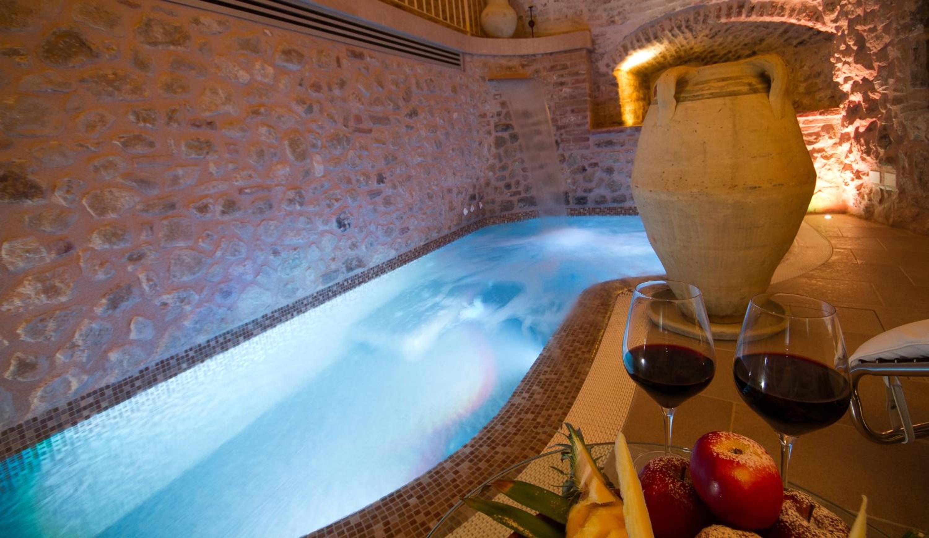 Imperial Suite with Private Pool - Photo 15