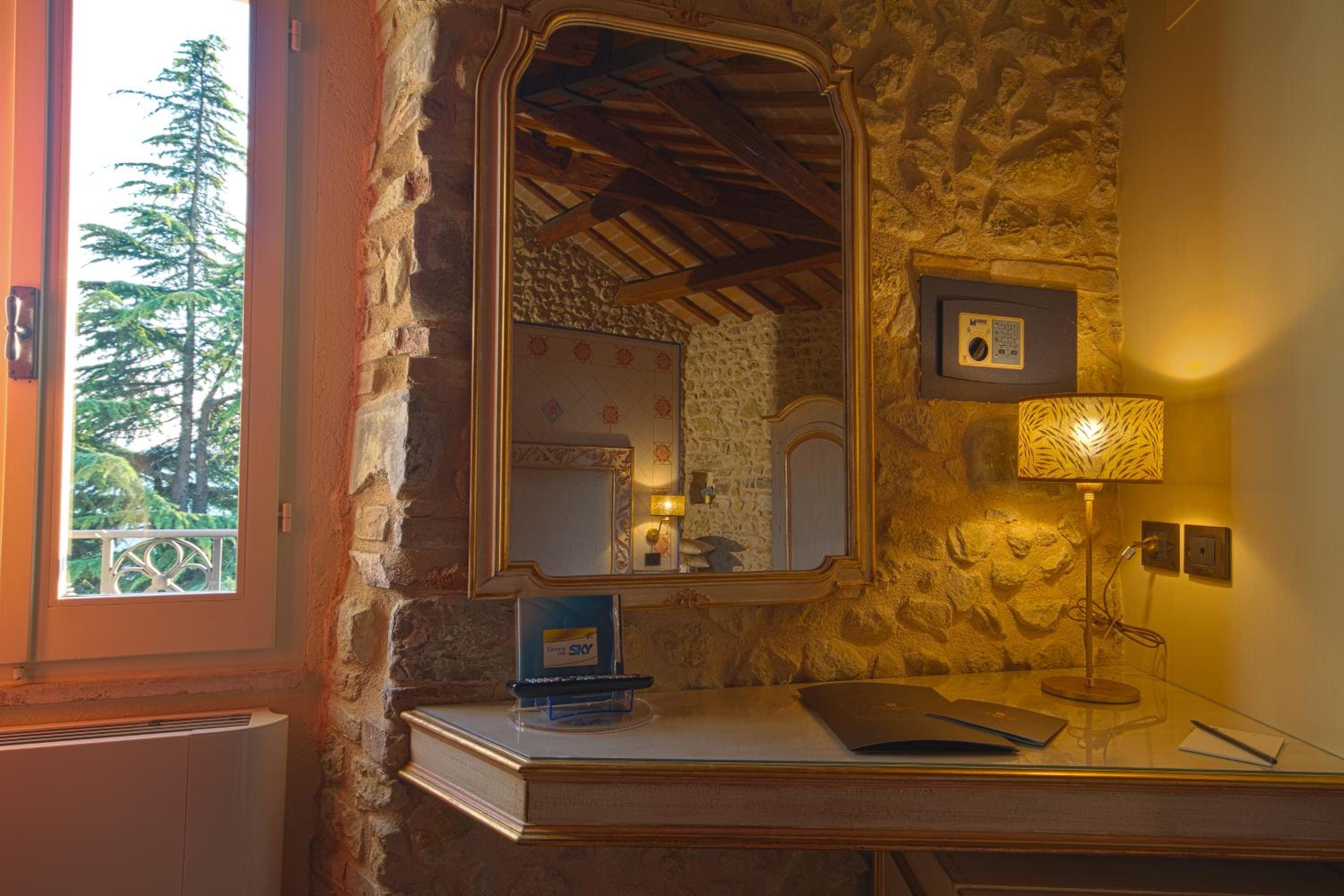 Imperial Suite with Private Pool - Photo 13