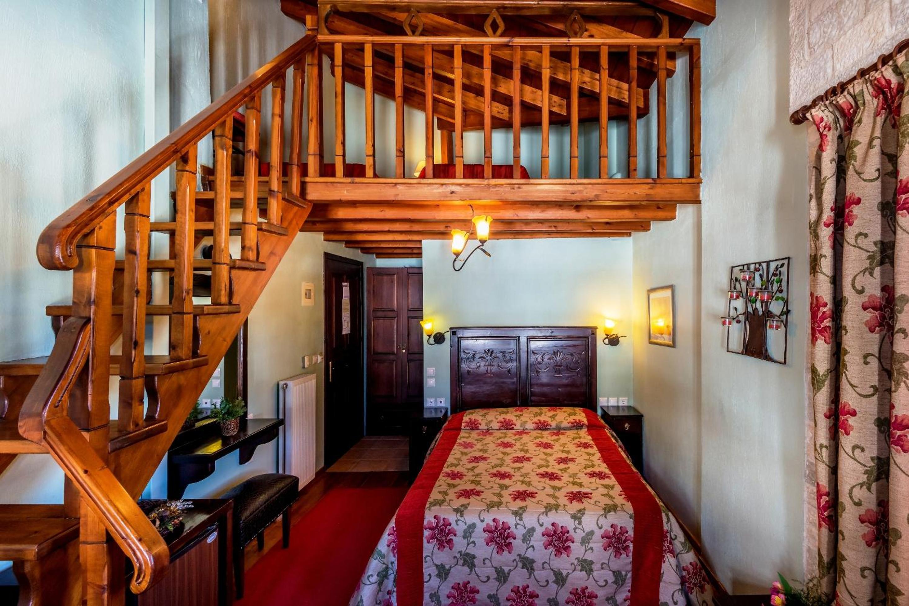 Quadruple Room with Fireplace - Photo 6