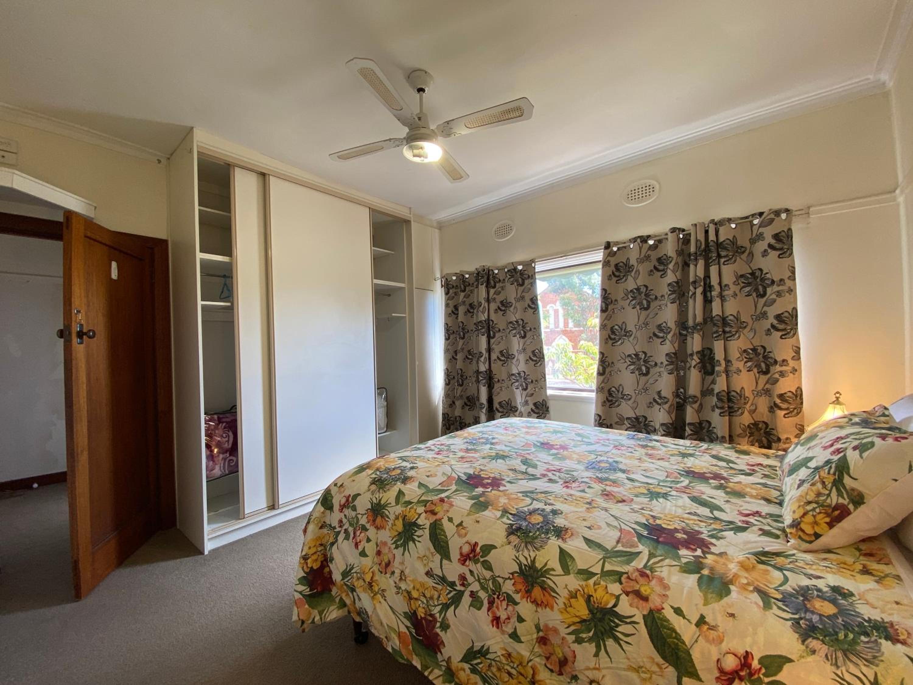 Four-Bedroom House photo 1