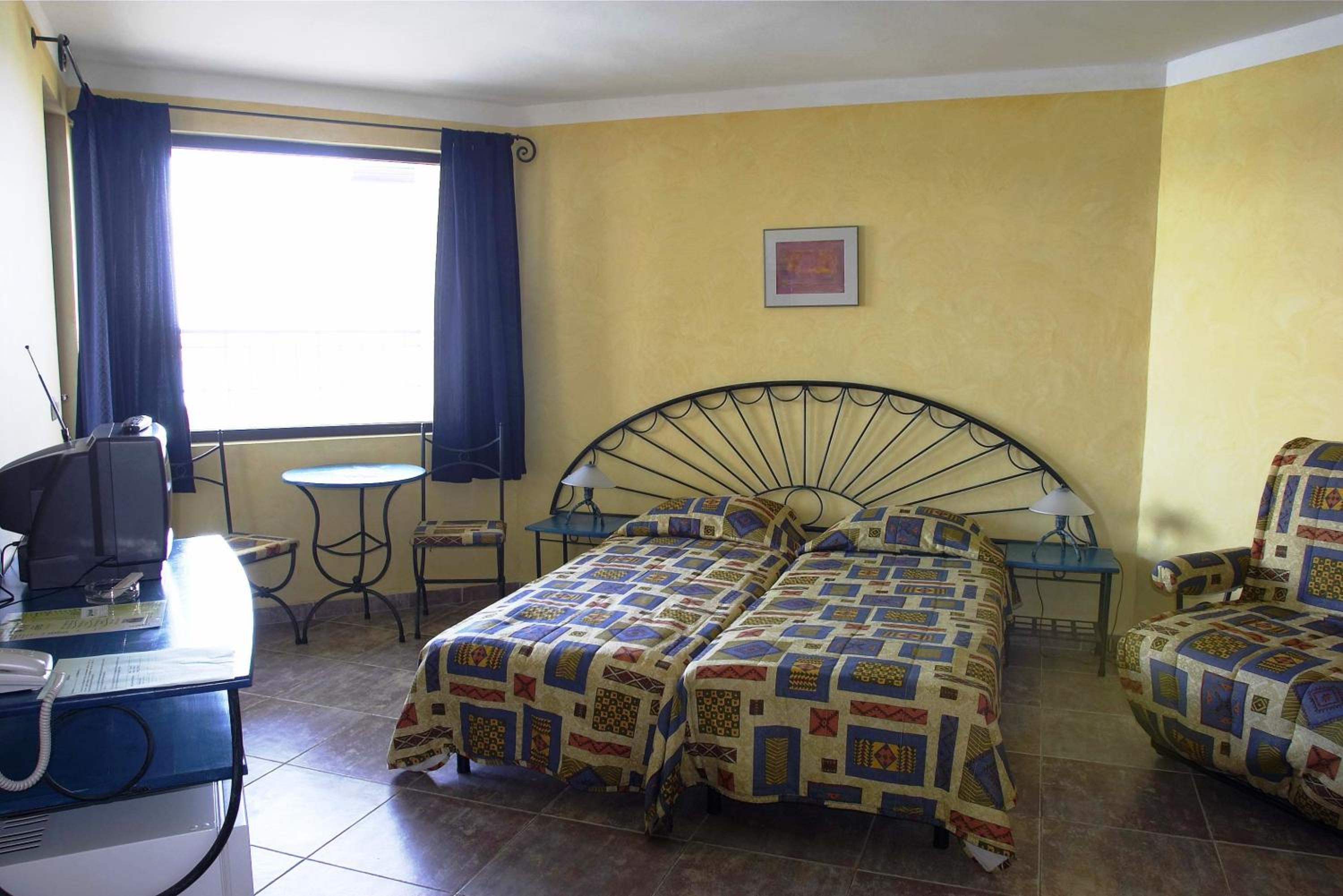 One-Bedroom Apartment with Garden View