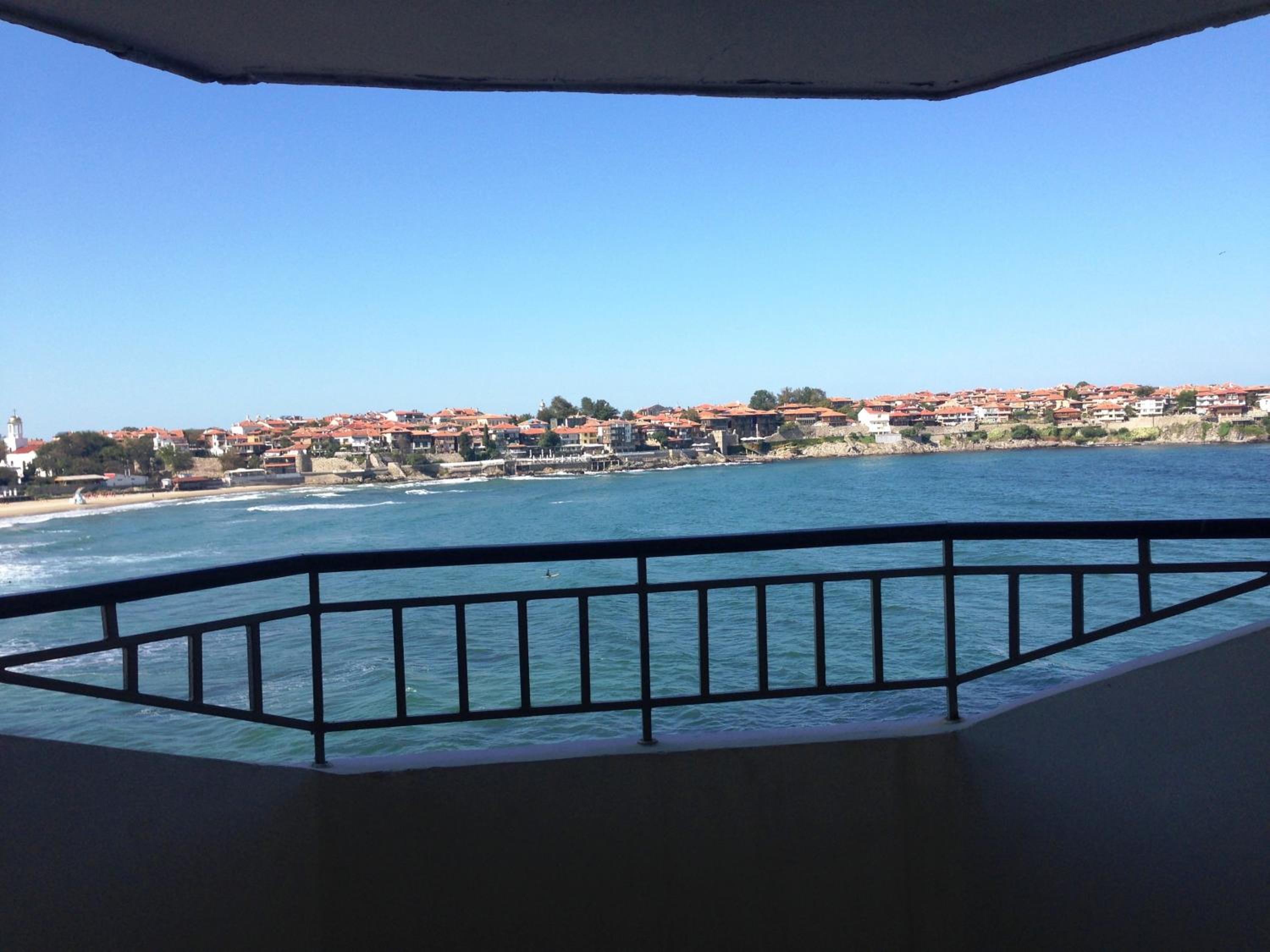 Apartment with Balcony and Sea View