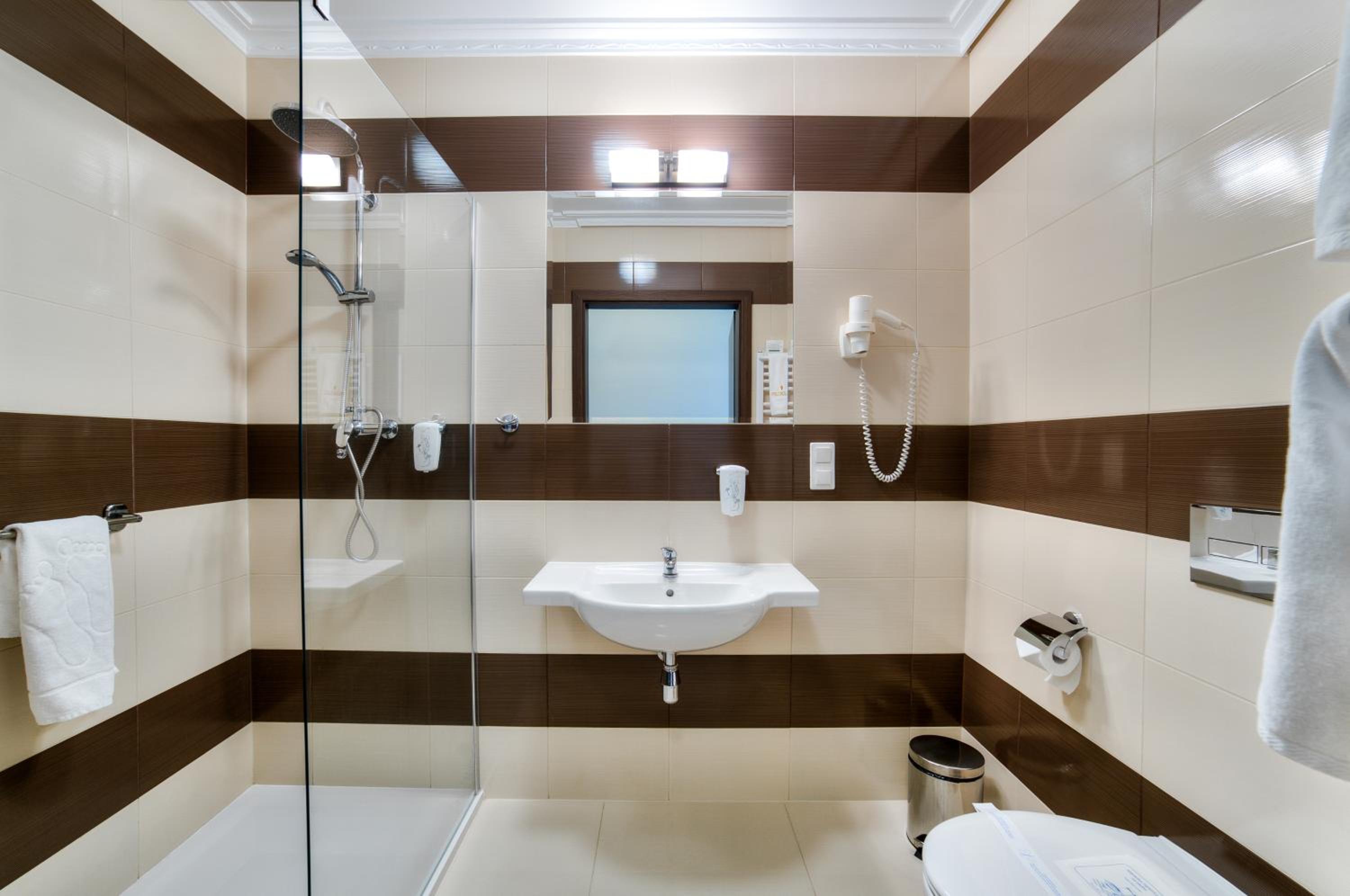 Lux Double Room with Shower photo 3