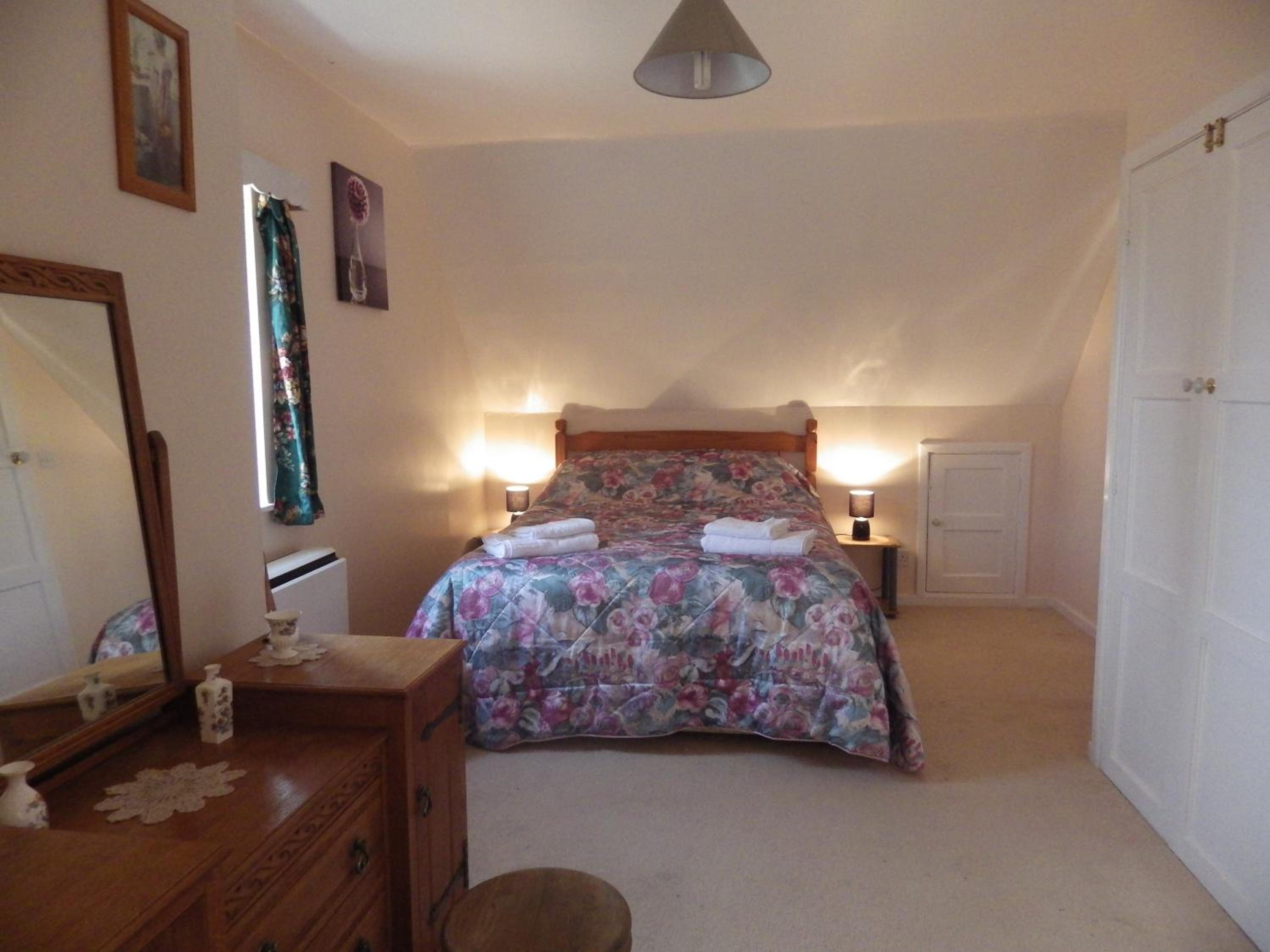 Three-Bedroom House photo 2