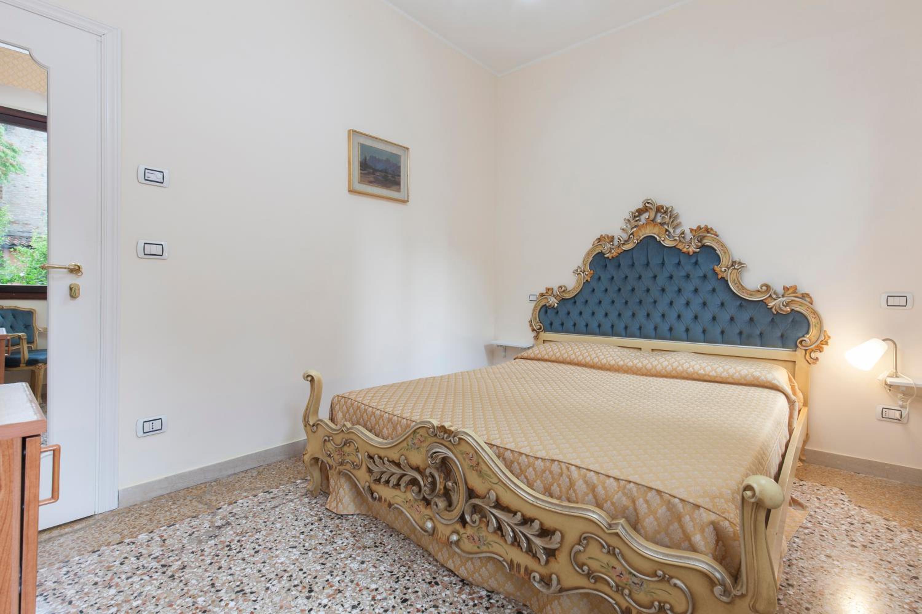 Small Double Room photo 2
