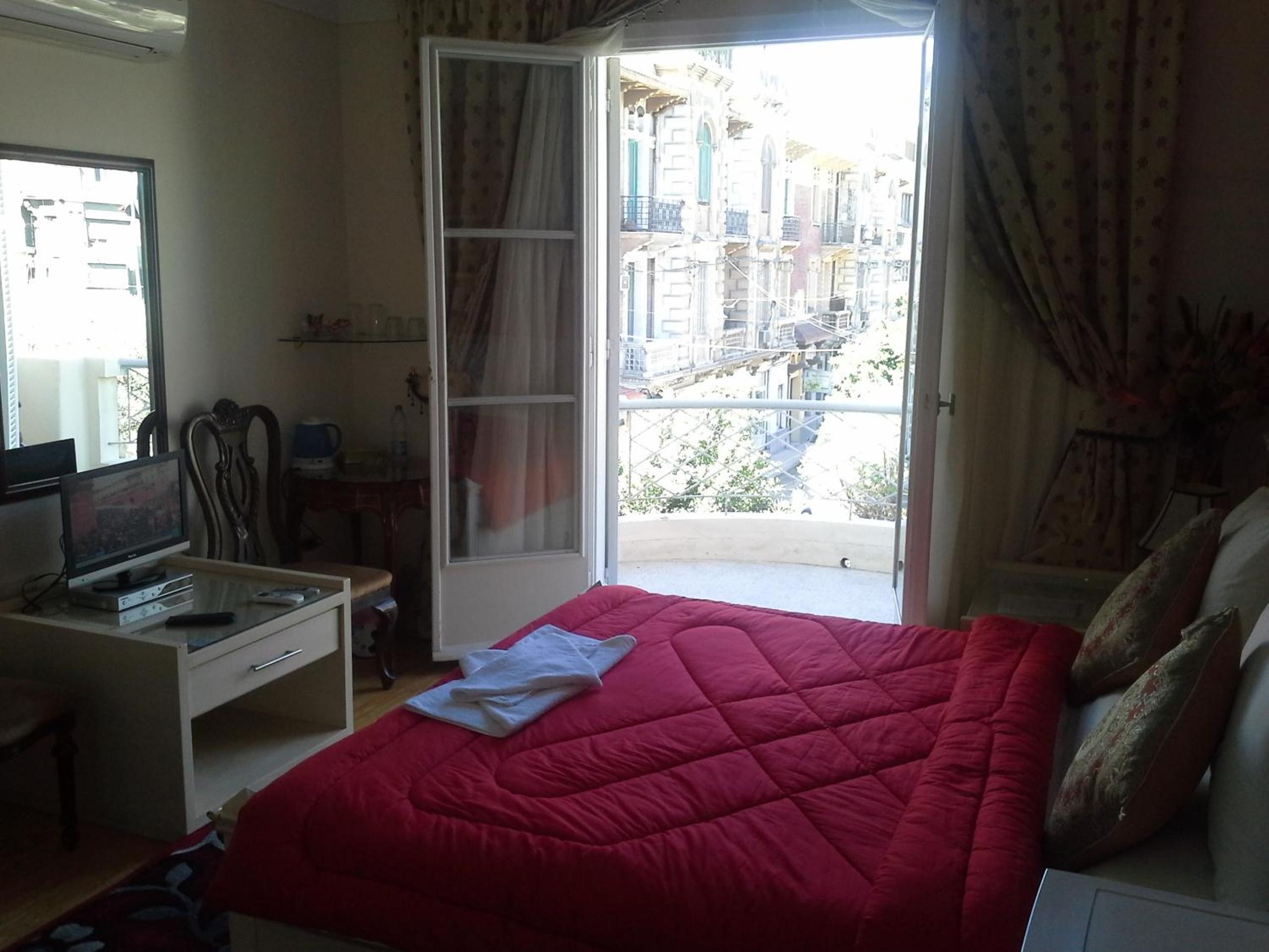Double Room - 1st or 2nd floor (No elevator) photo 3