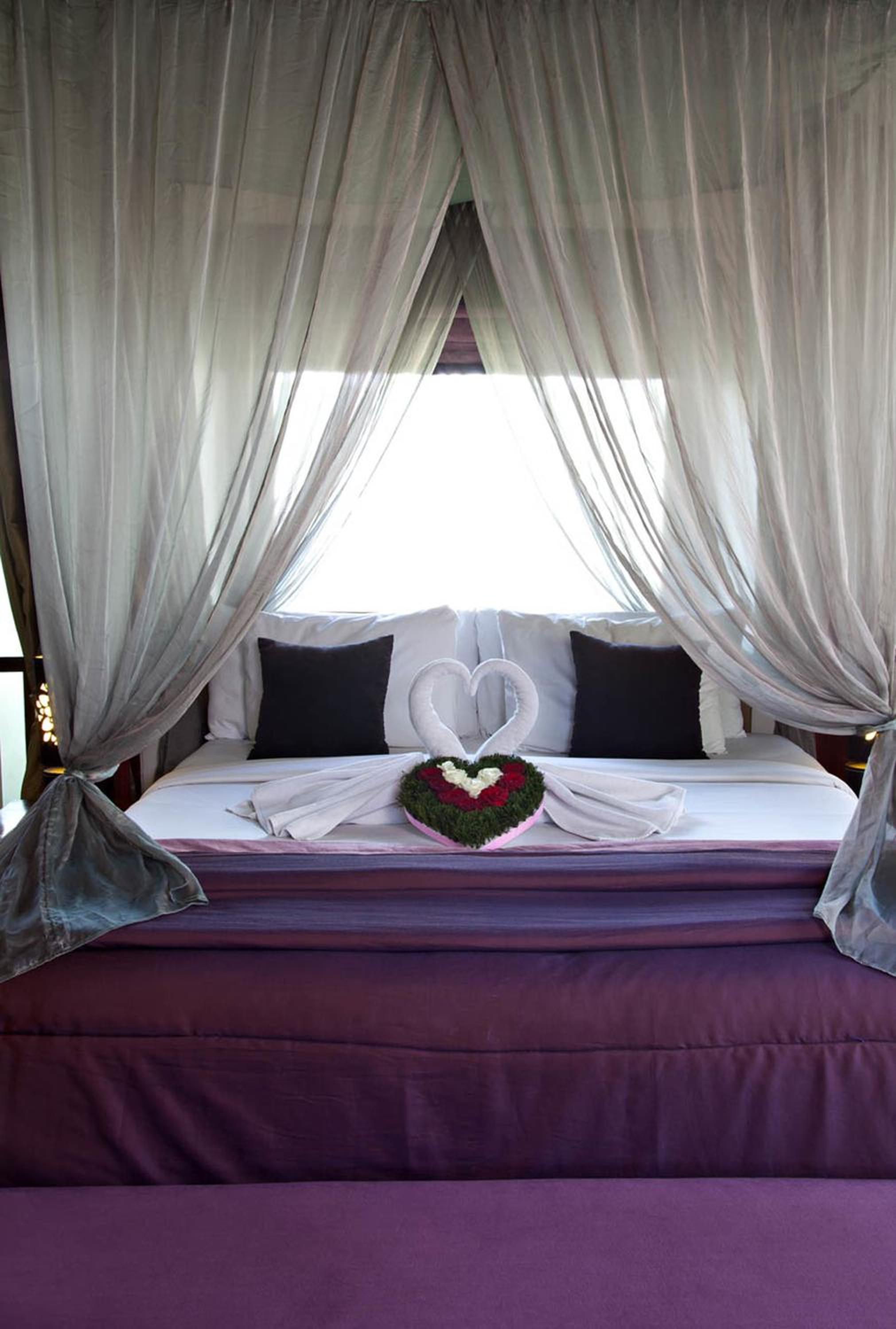 Special Offer - Honeymoon Package at One-Bedroom Suite with Hot Tub - Photo 10
