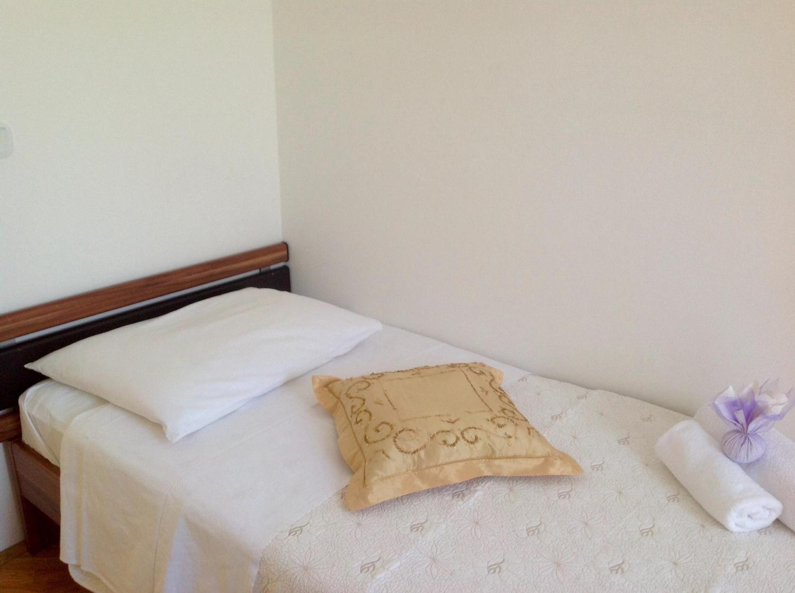 Comfort Two-Bedroom Apartment with Balcony