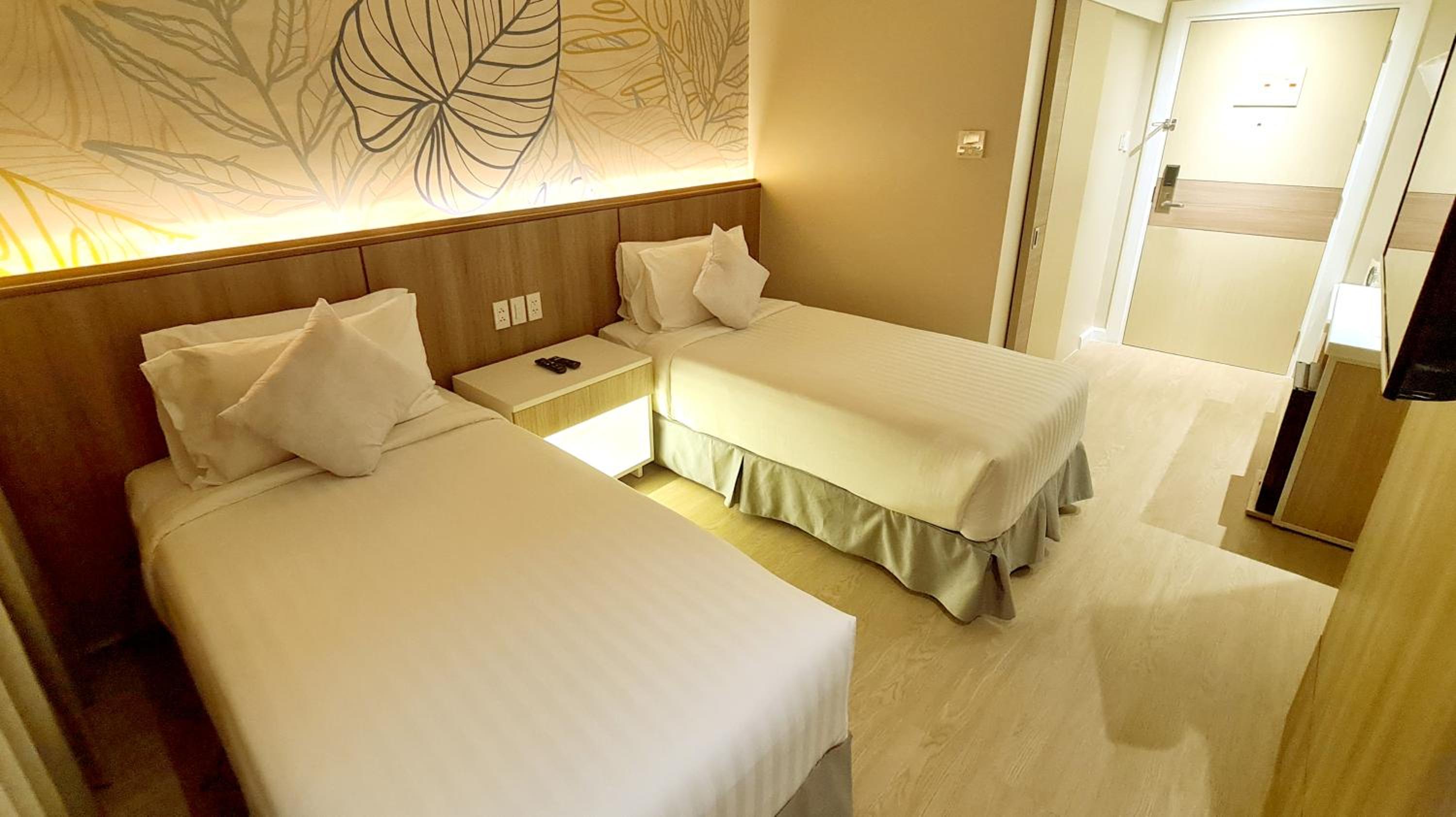 Deluxe Twin Room - Photo 2