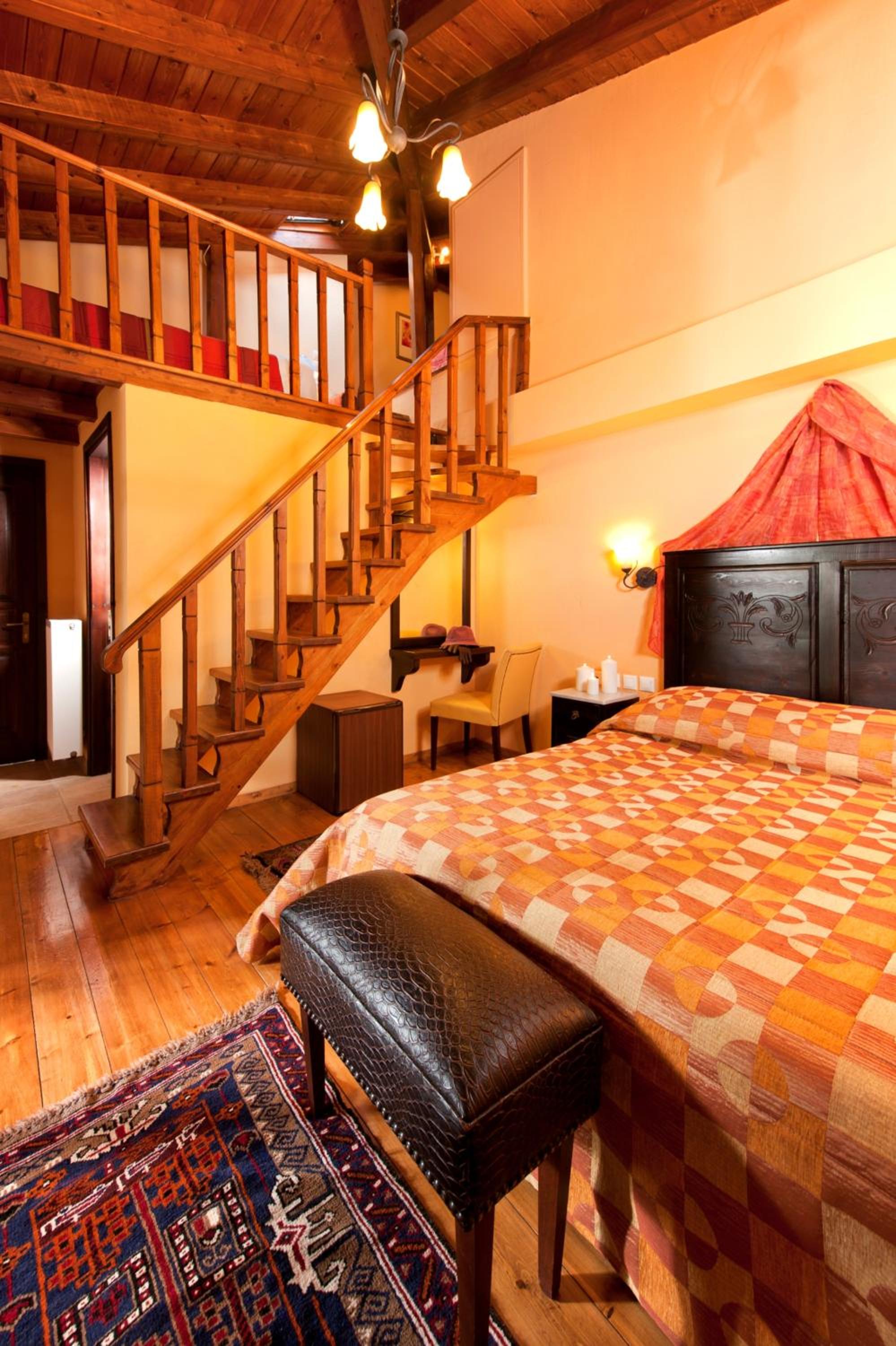 Quadruple Room with Fireplace - Photo 1