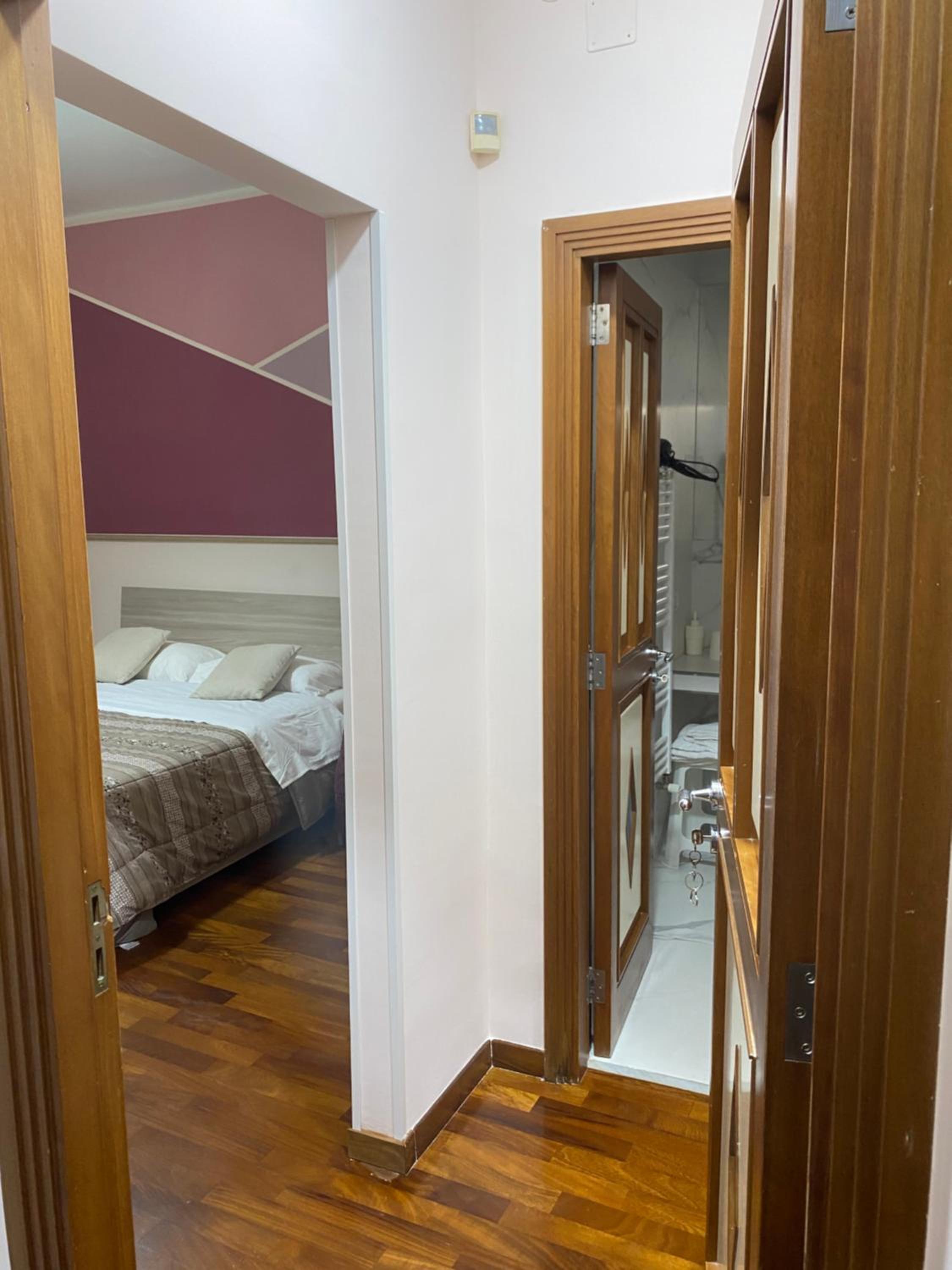 Double Room with extra bed with private bathroom - Photo 14