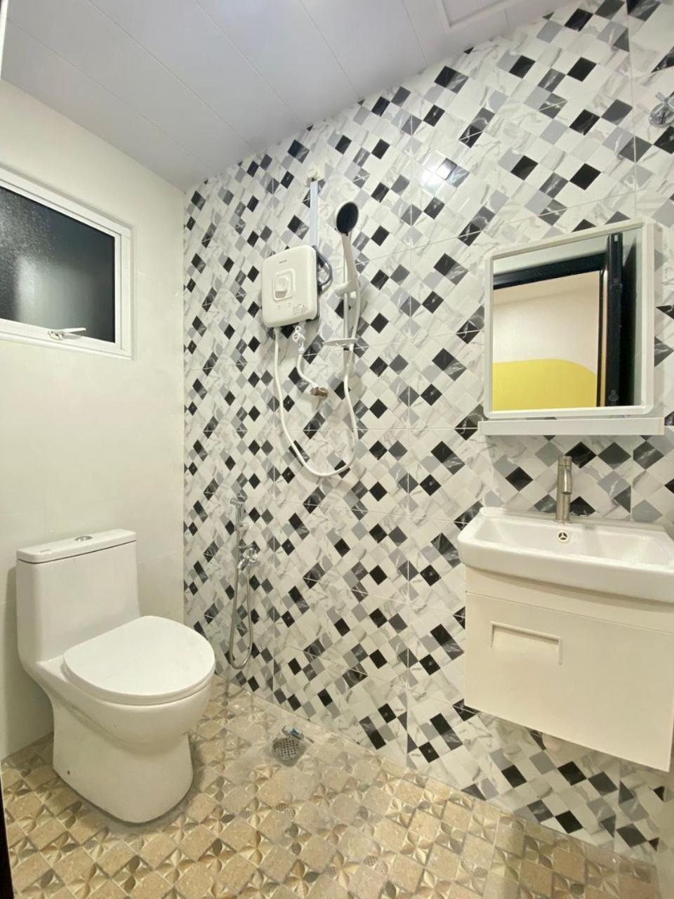 Family Room - Photo 12