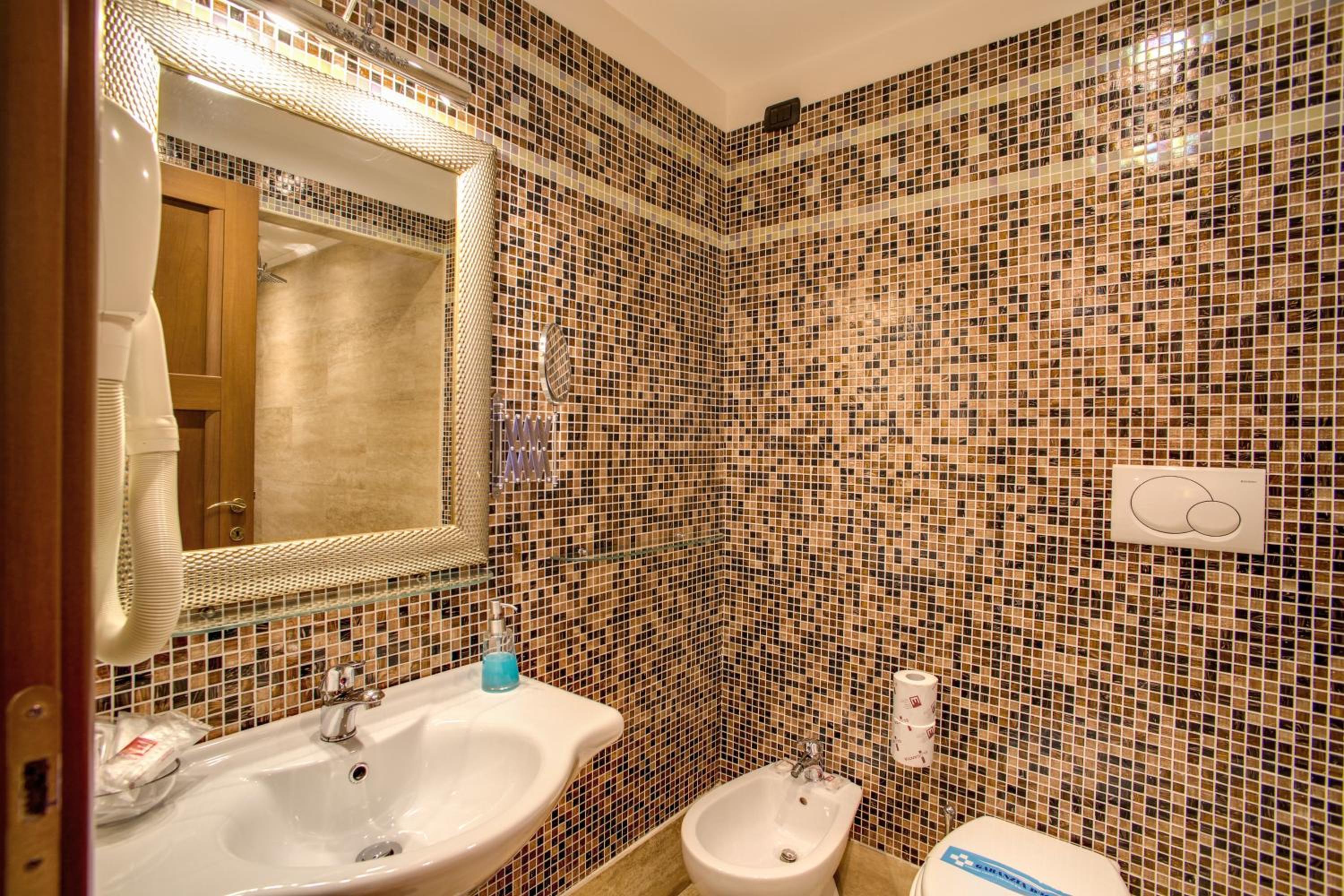 Small Double Room photo 2