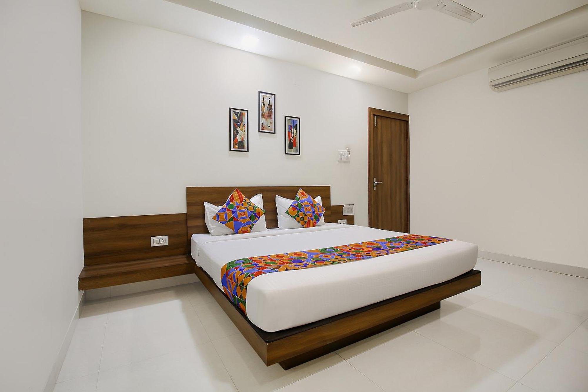 Deluxe Room - Photo 1