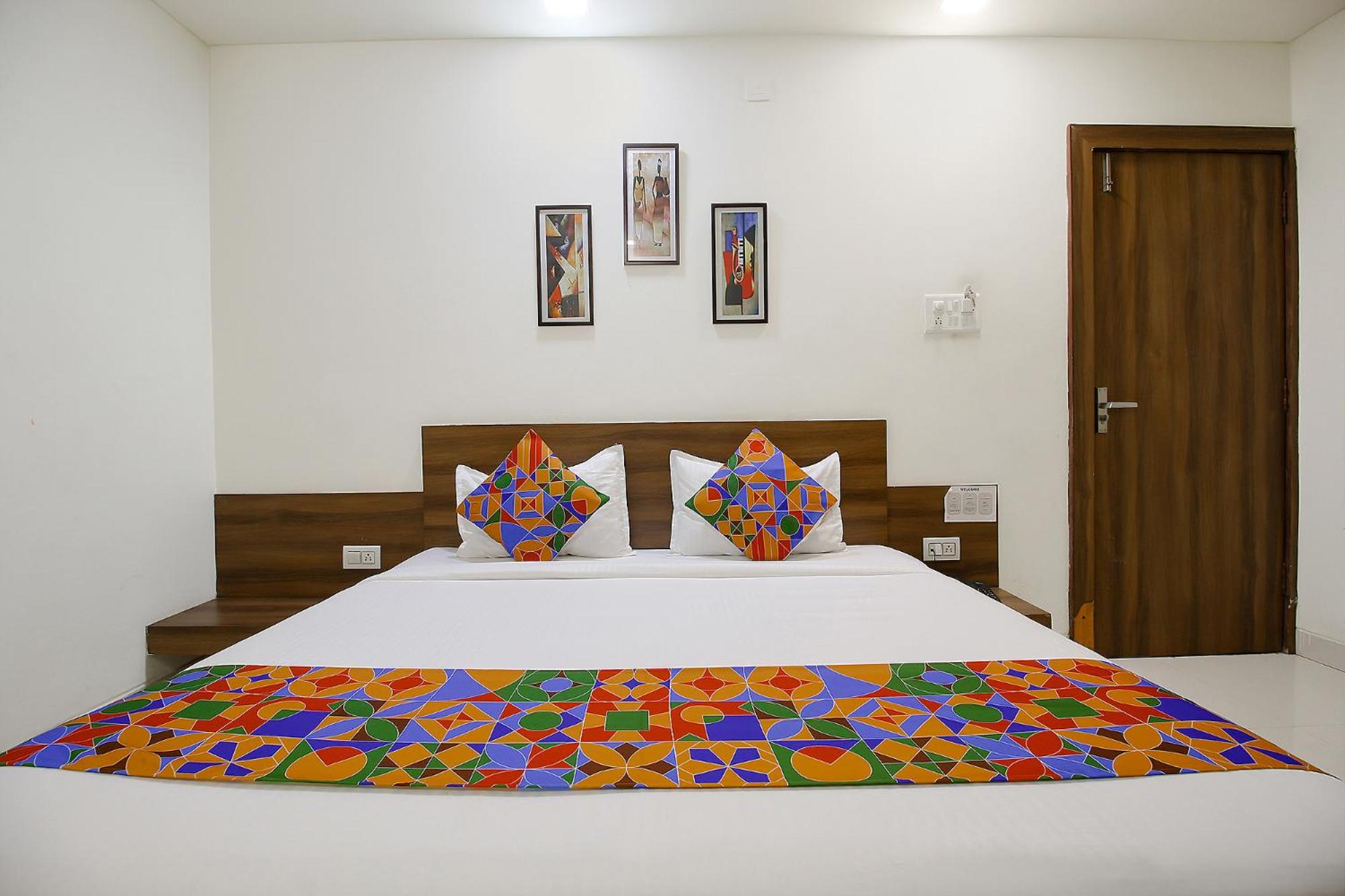 Deluxe Room - Photo 4