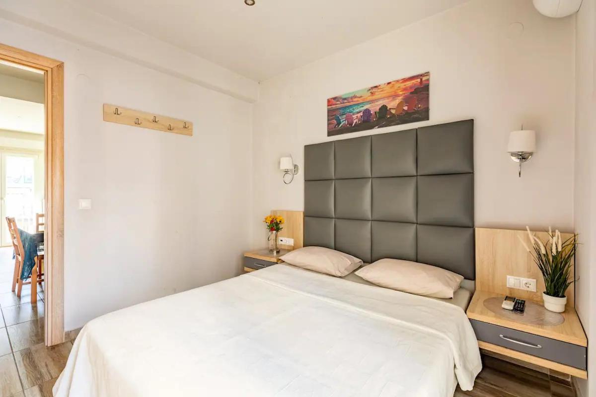 One-Bedroom Apartment - Photo 6