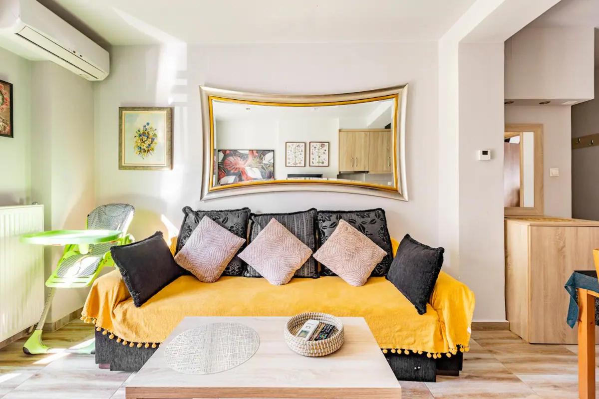 One-Bedroom Apartment - Photo 12