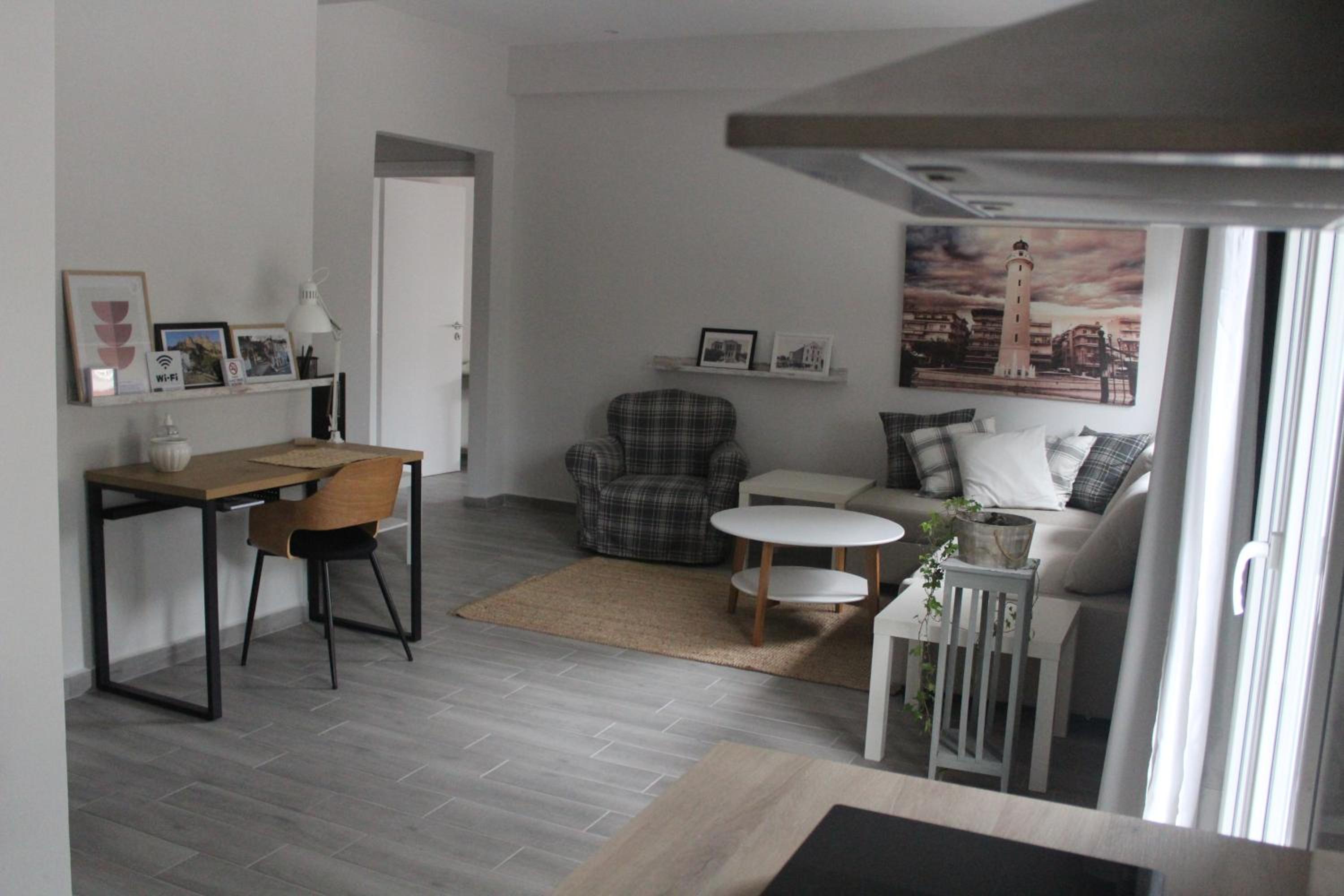 One-Bedroom Apartment photo 2
