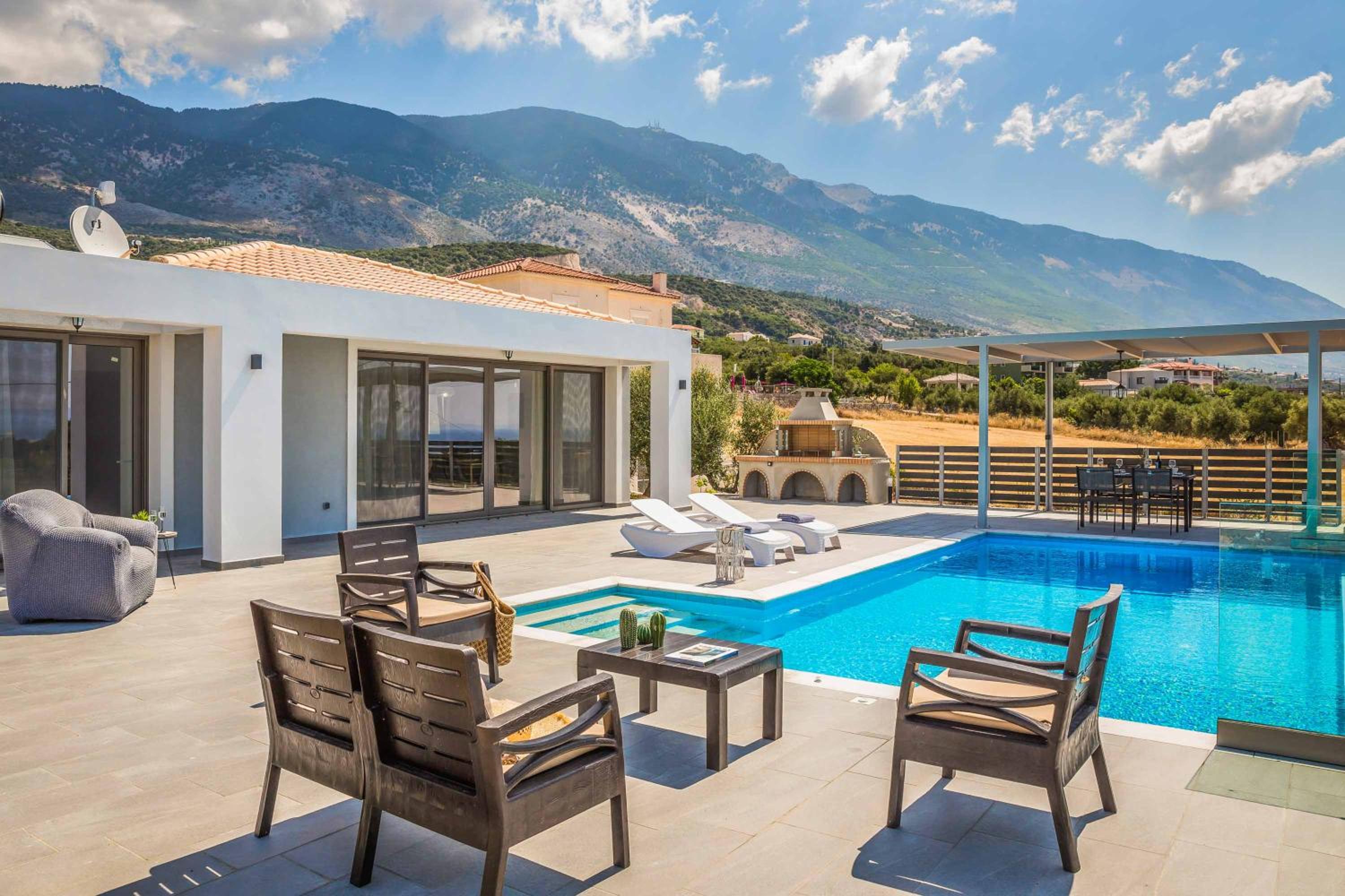 Villa photo 1