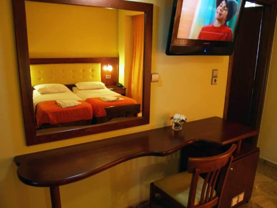 Twin Room - Photo 5