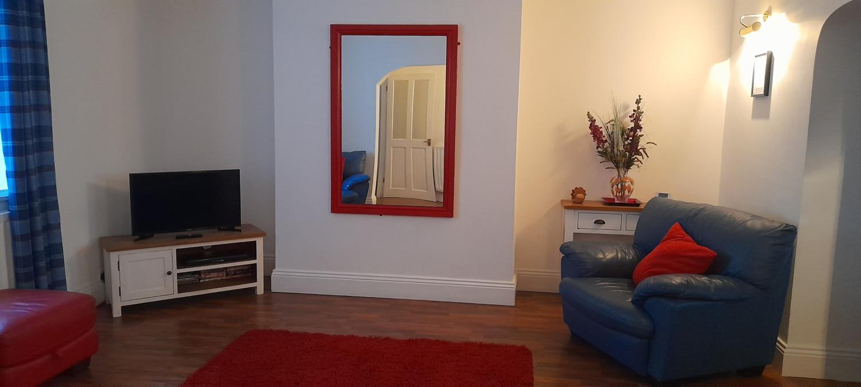 Three-Bedroom House photo 3