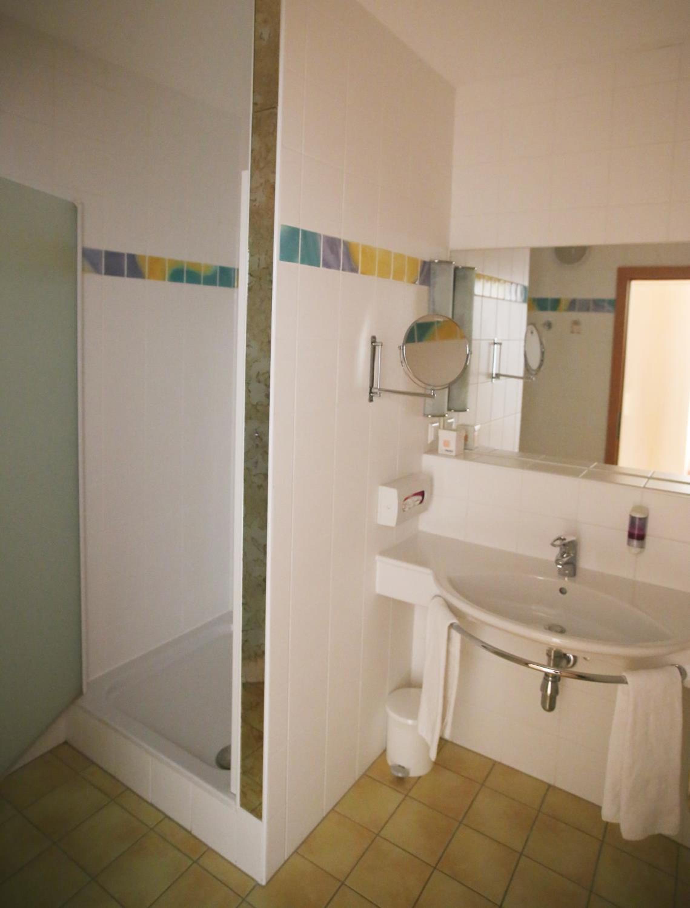 Family Room - Photo 5