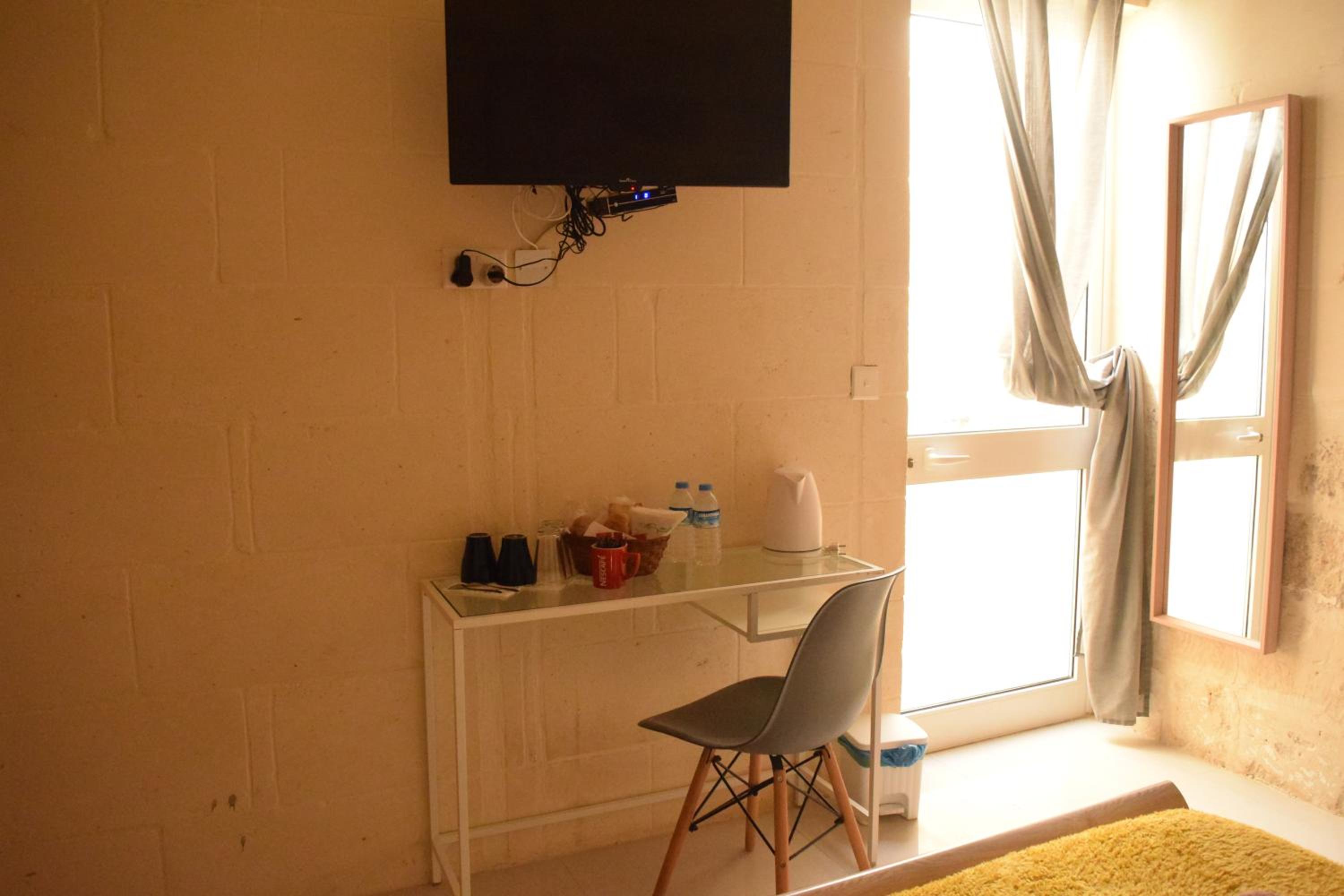 Double Room with Private External Bathroom photo 3