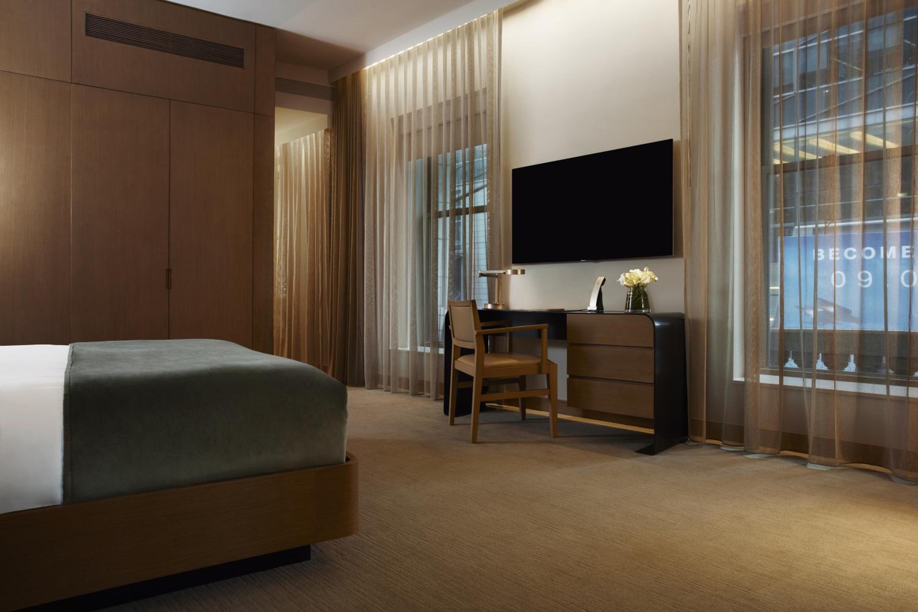 Junior Corner Suite