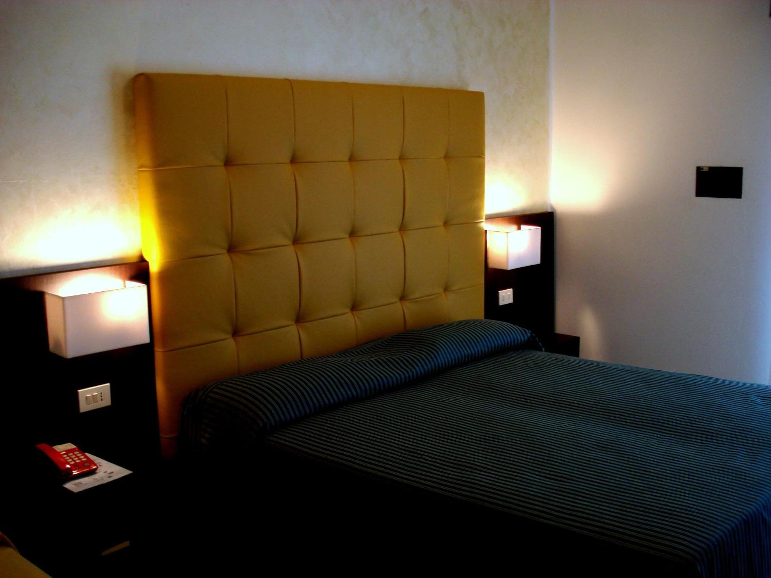 Superior Quadruple Room - Photo 6