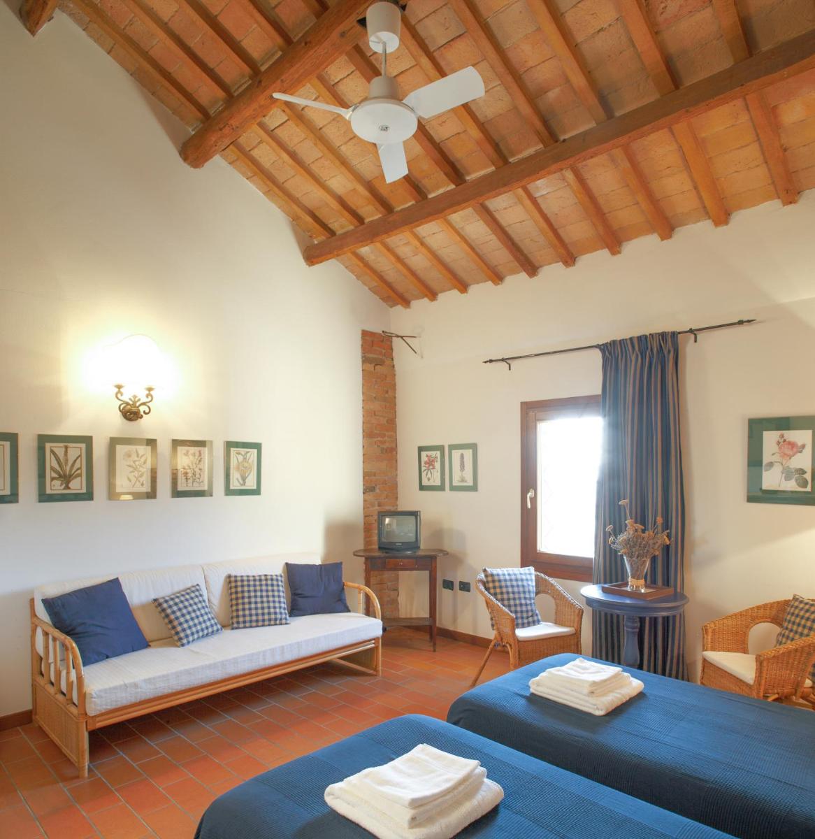 Double or Twin Room photo 2