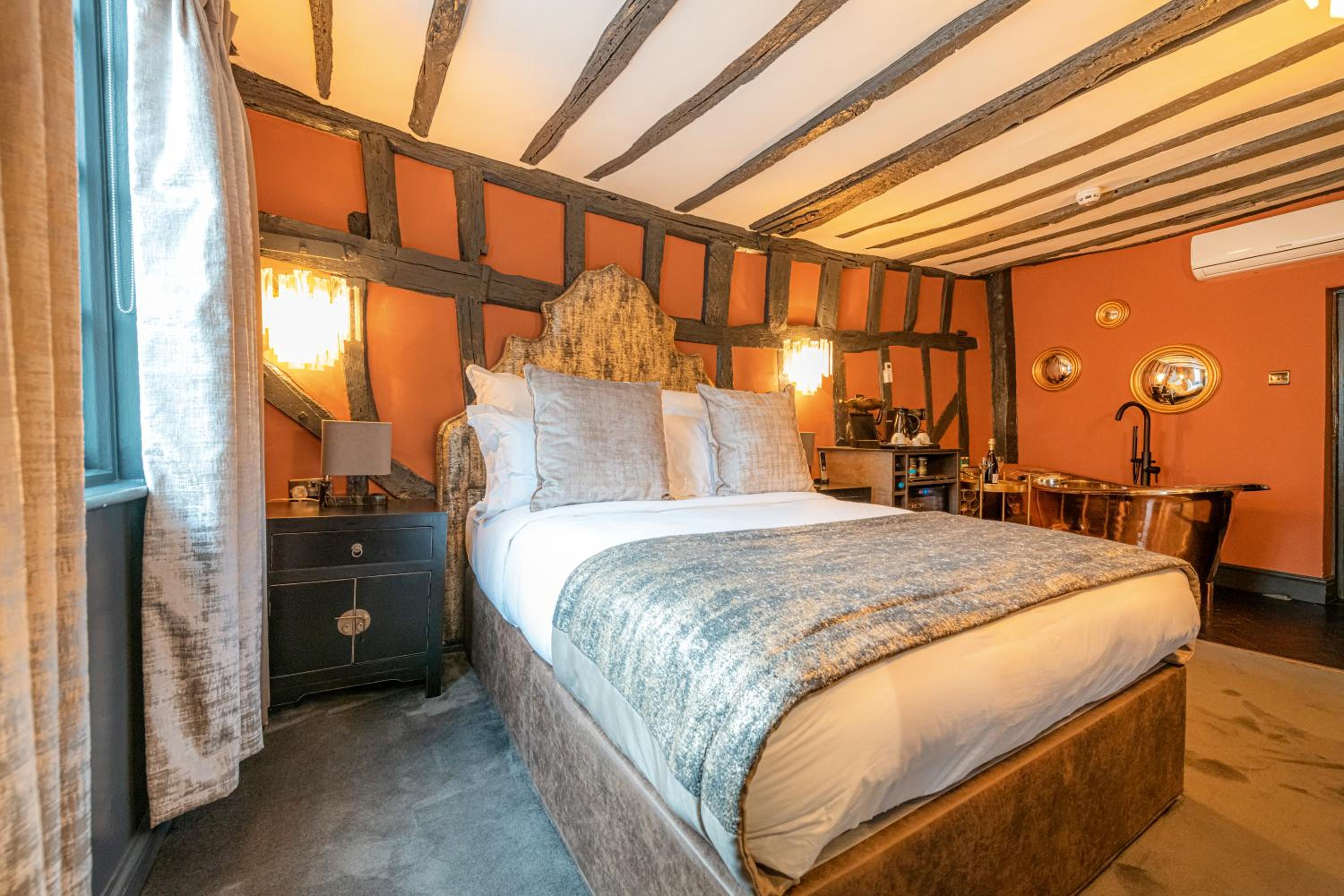 Deluxe Suite - Photo 5