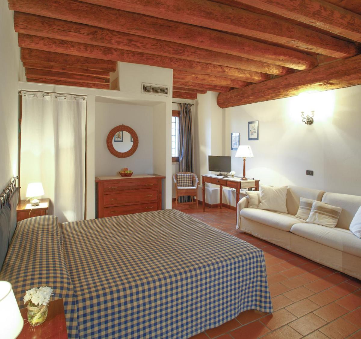 Double or Twin Room photo 2