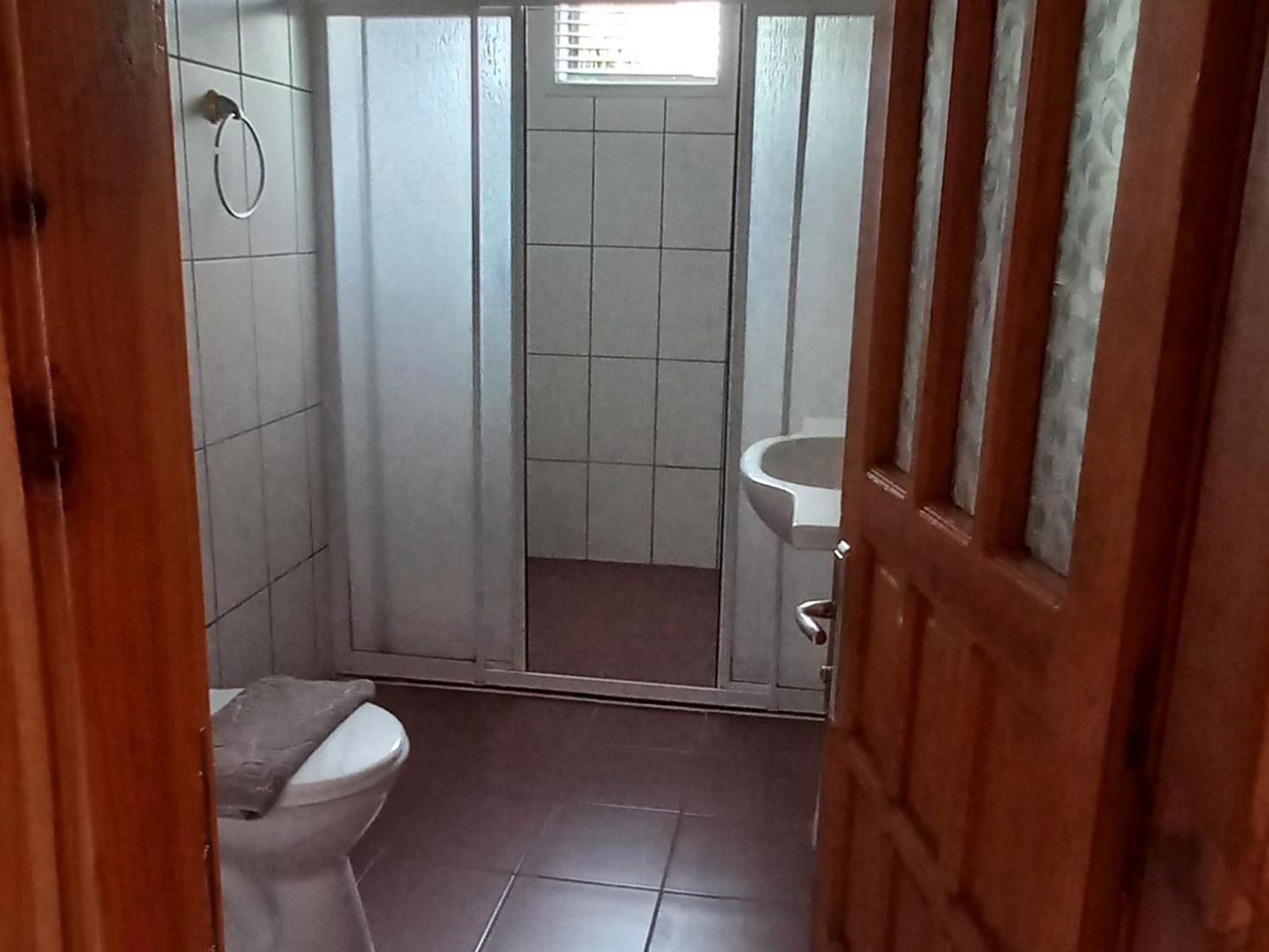 One-Bedroom House - Photo 16