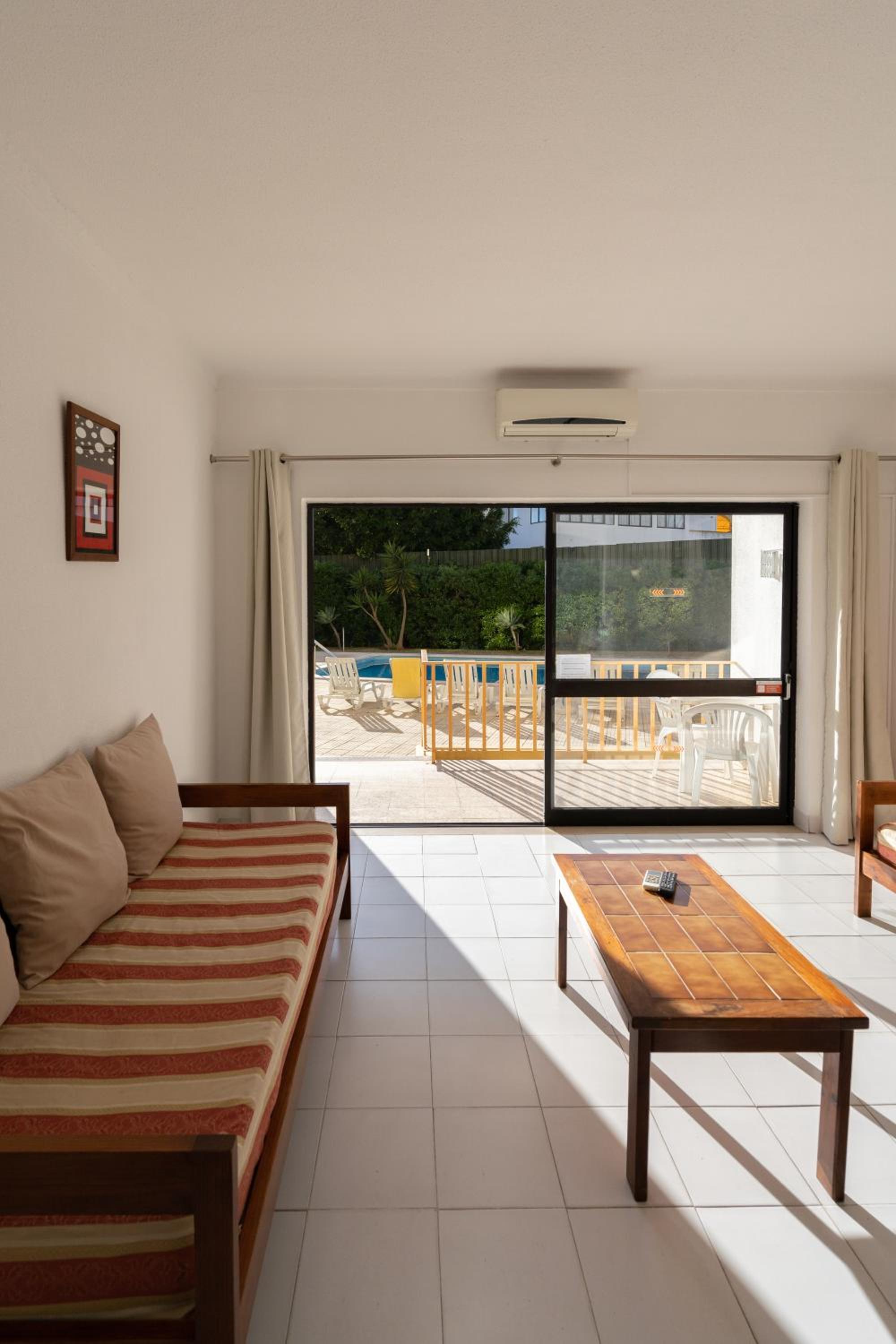 One-Bedroom Apartment - Photo 1