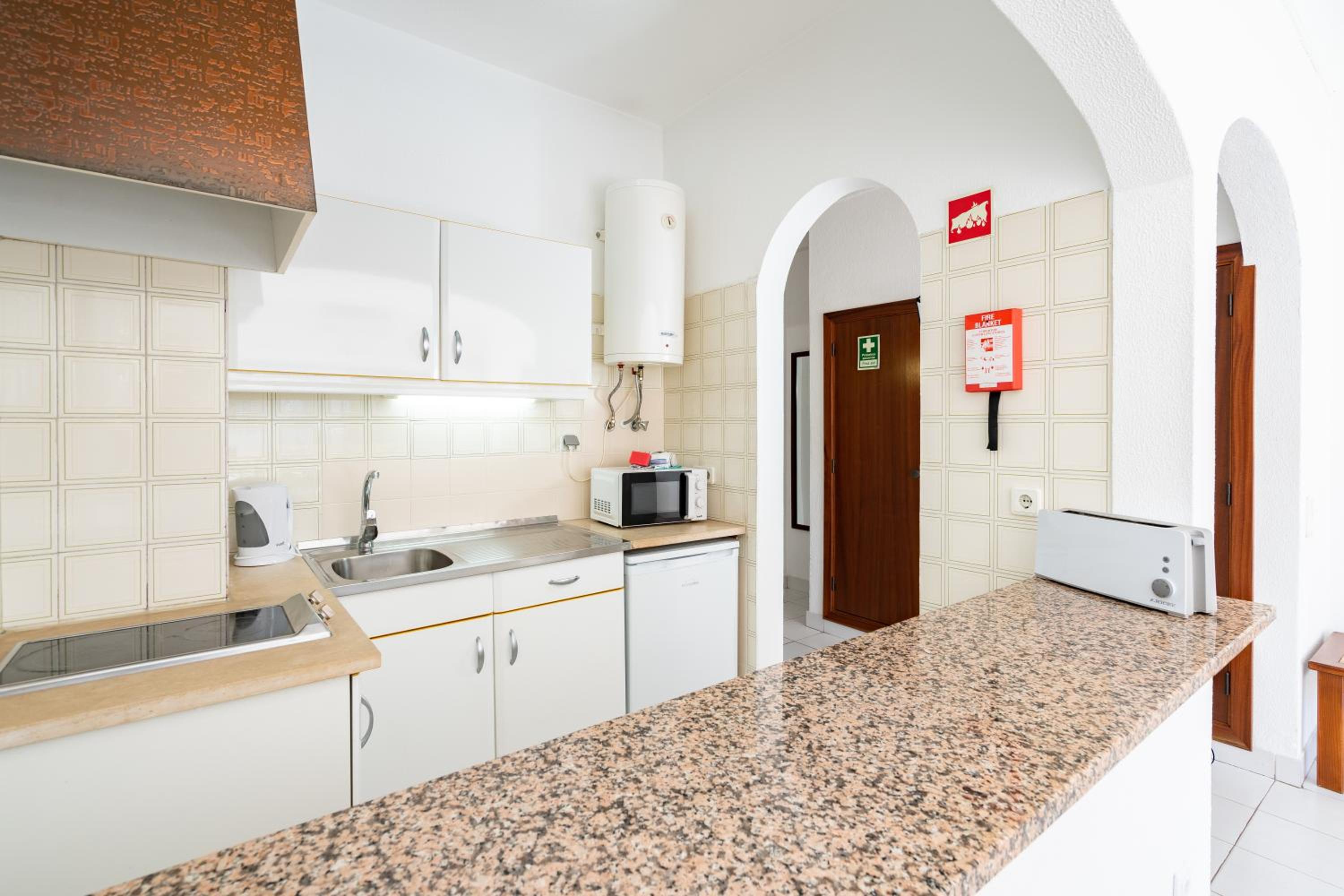 Studio Apartment - Photo 4