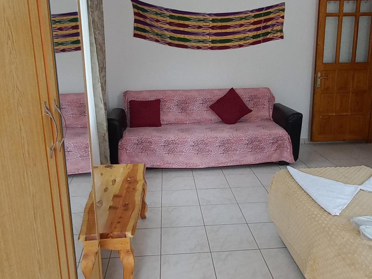 One-Bedroom House - Photo 23