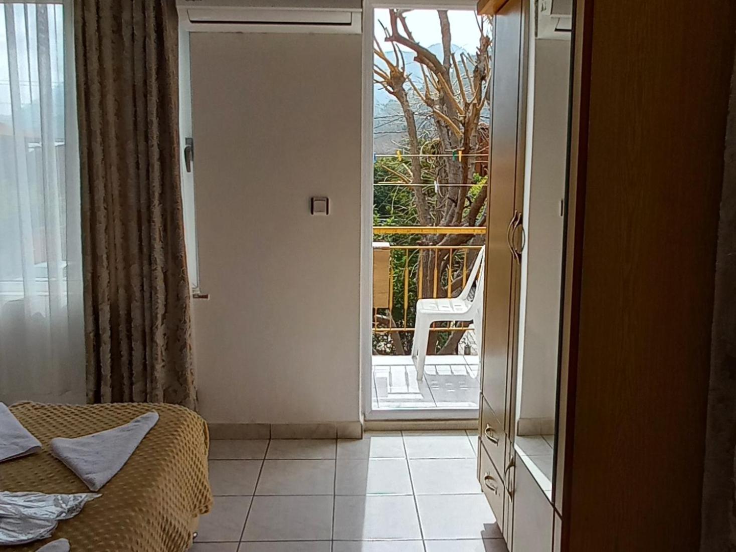 One-Bedroom House - Photo 24