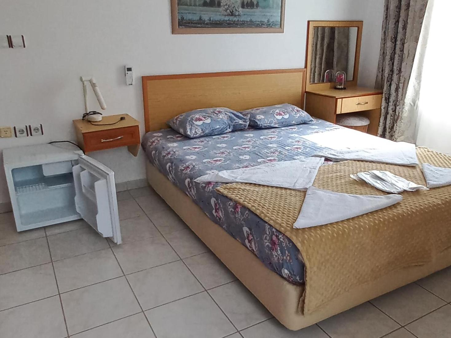 One-Bedroom House - Photo 25