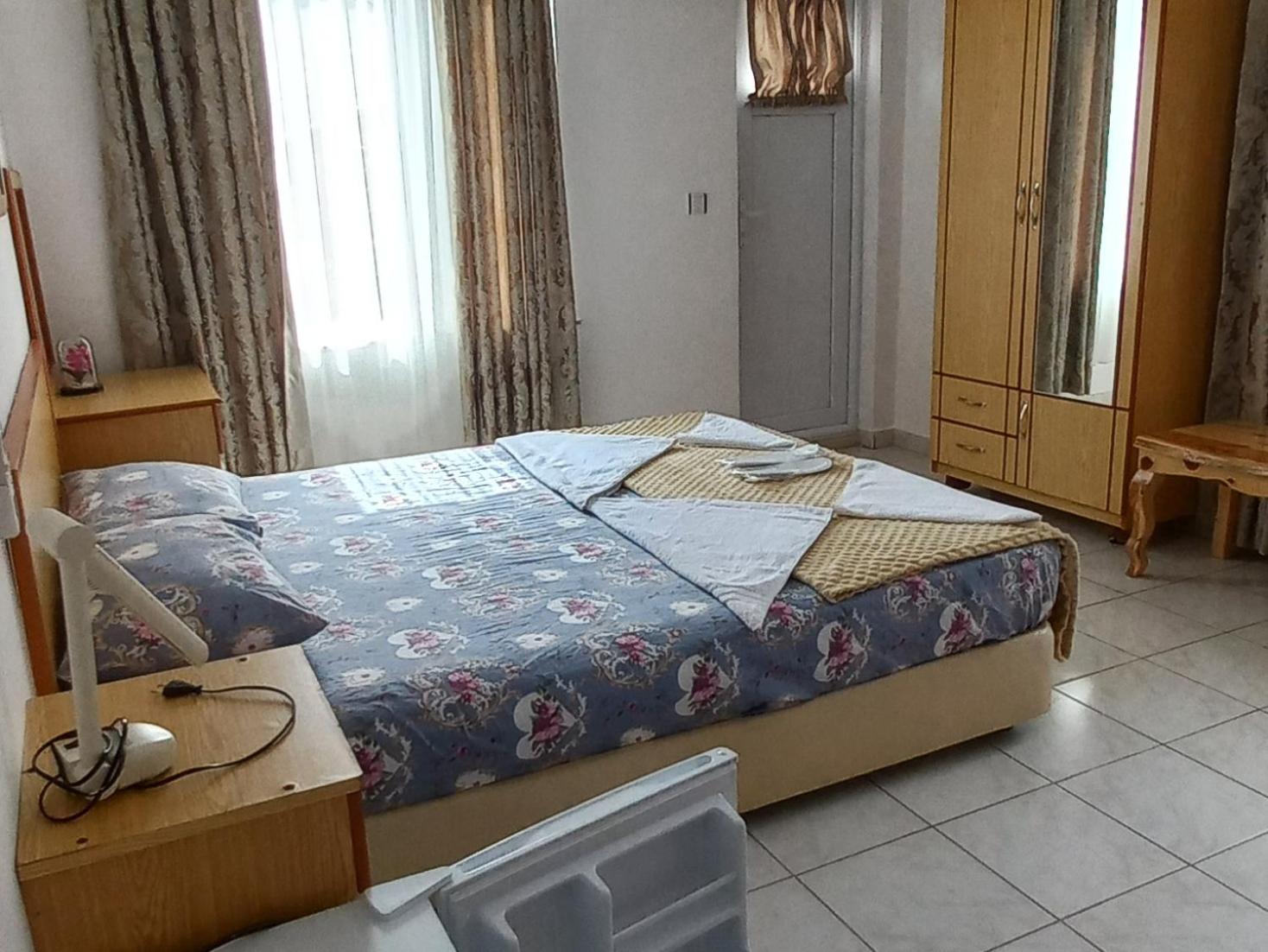 One-Bedroom House - Photo 26