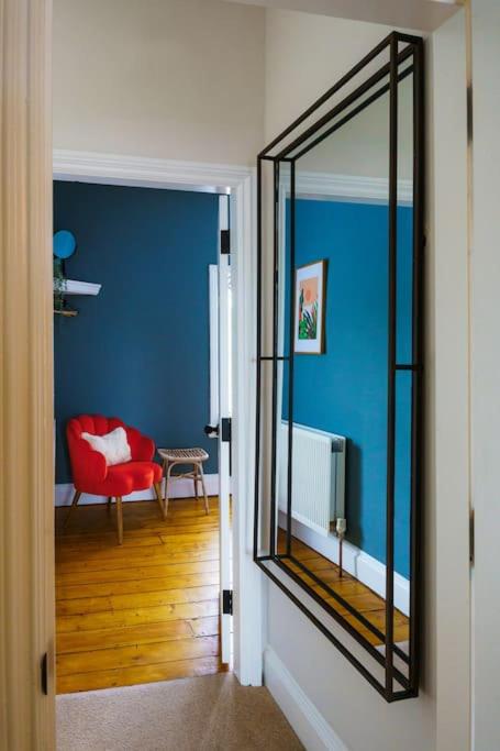 Three-Bedroom Apartment photo 1