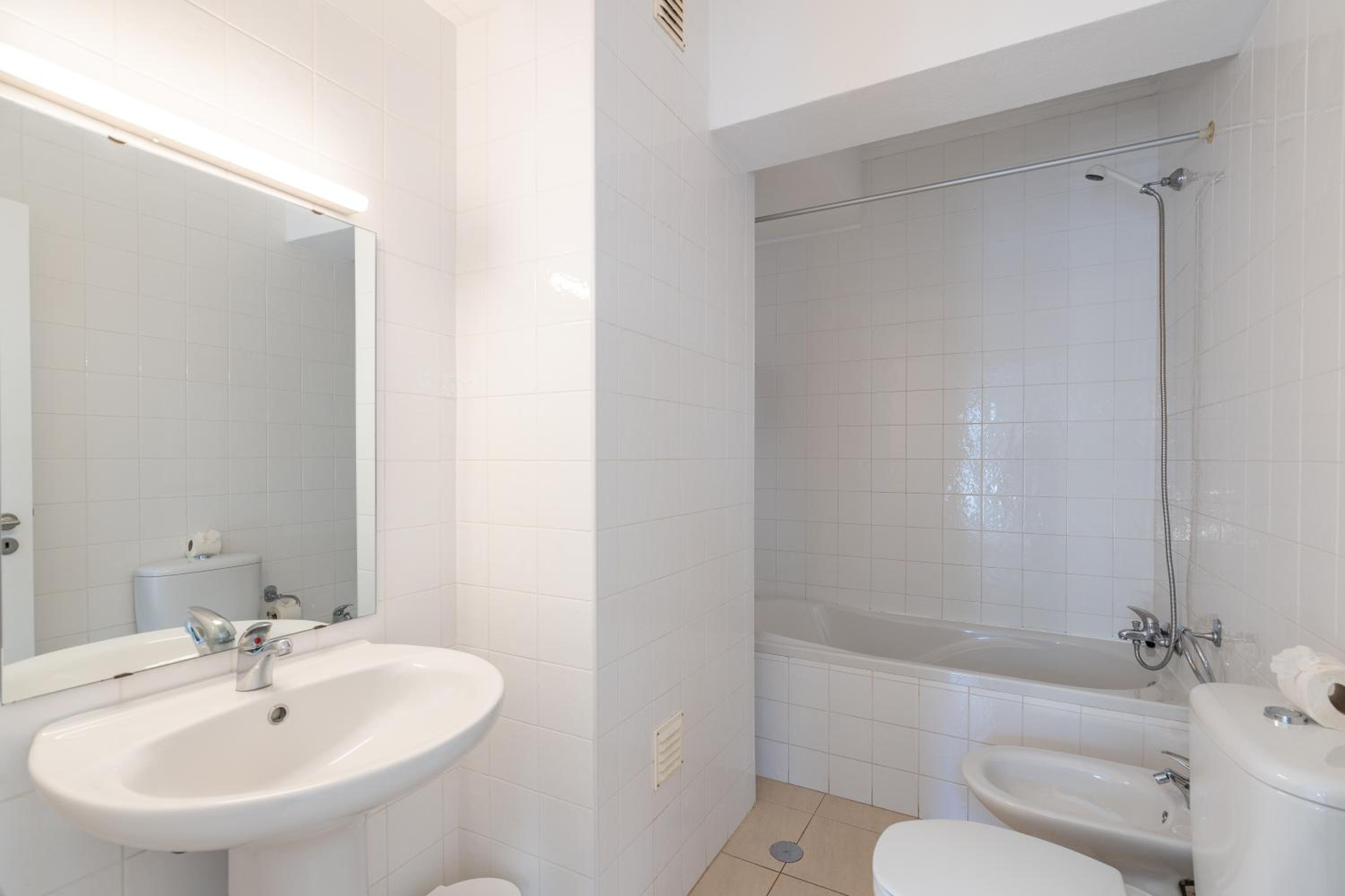Two-Bedroom Apartment - Photo 3